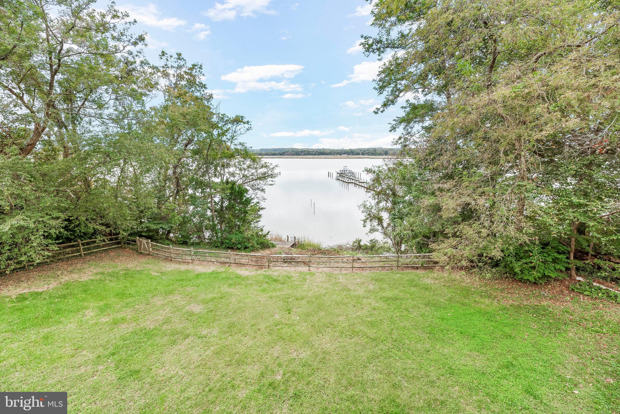 HOLLAND CLIFF SHORES - Residential