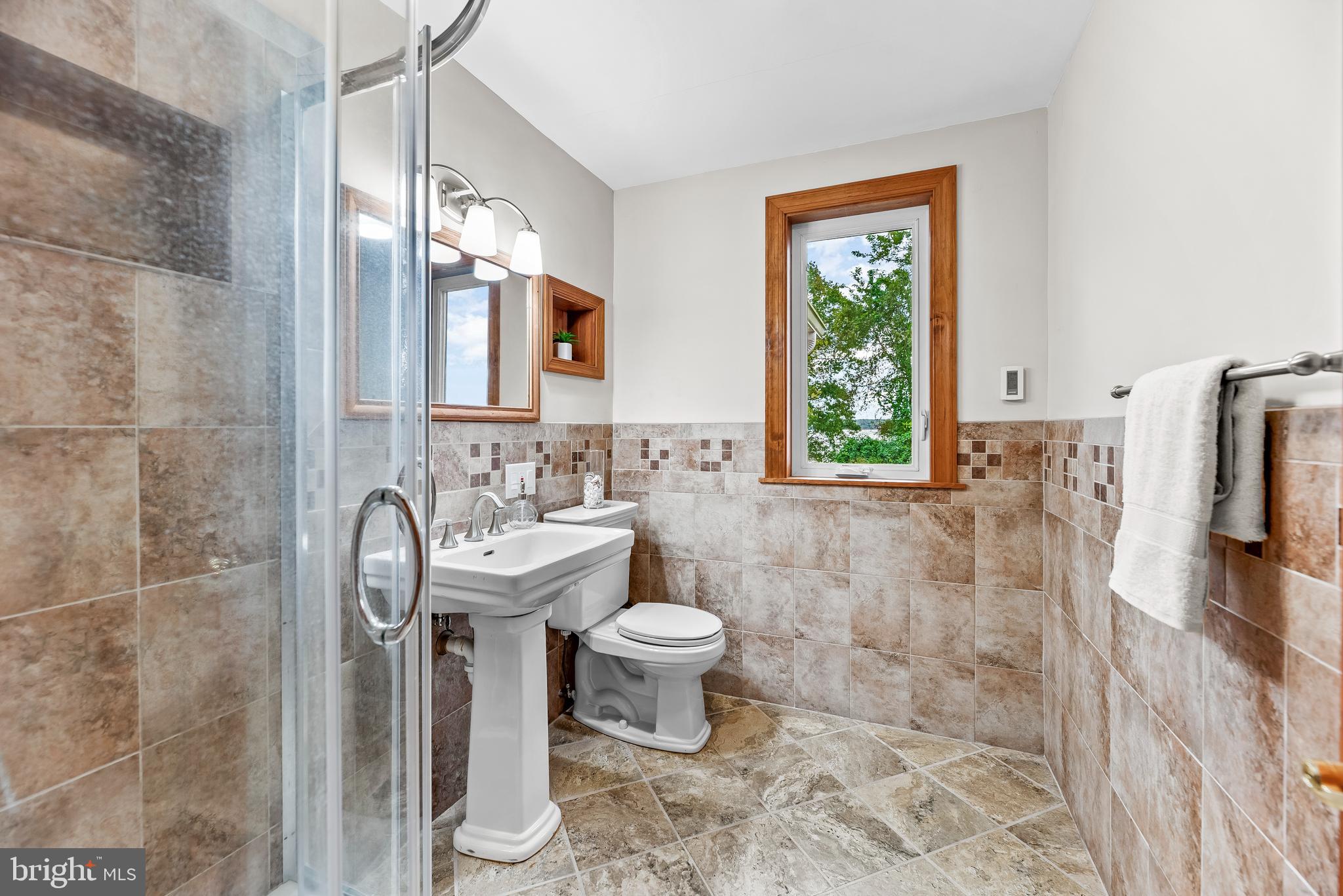 HOLLAND CLIFF SHORES - Residential