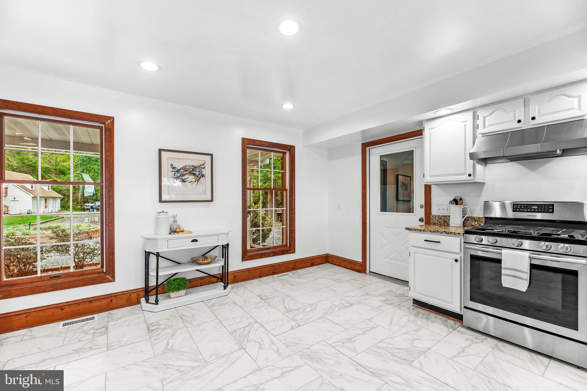 HOLLAND CLIFF SHORES - Residential