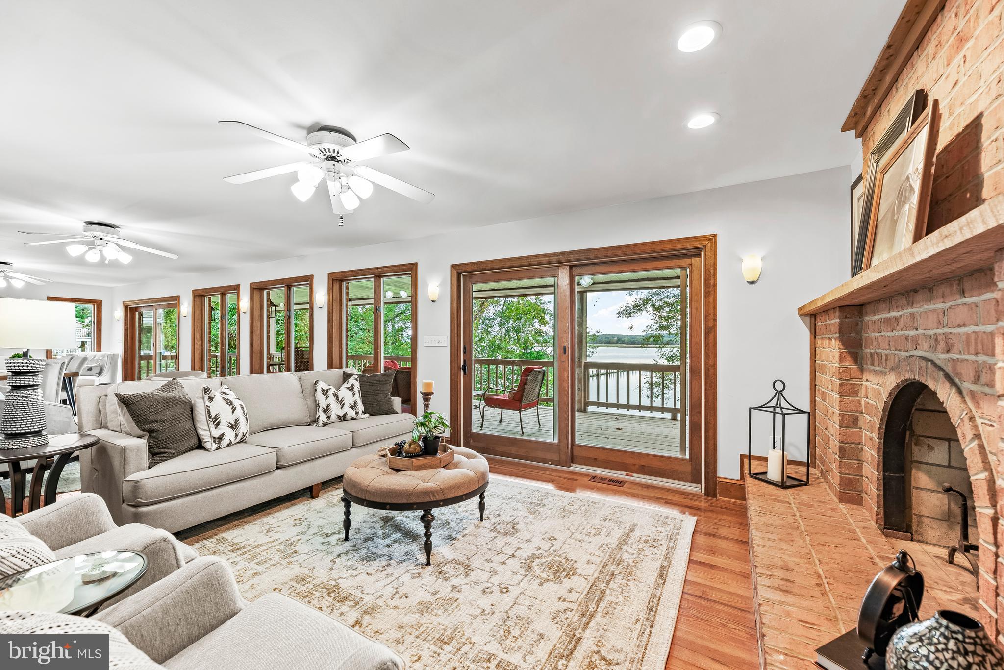 HOLLAND CLIFF SHORES - Residential