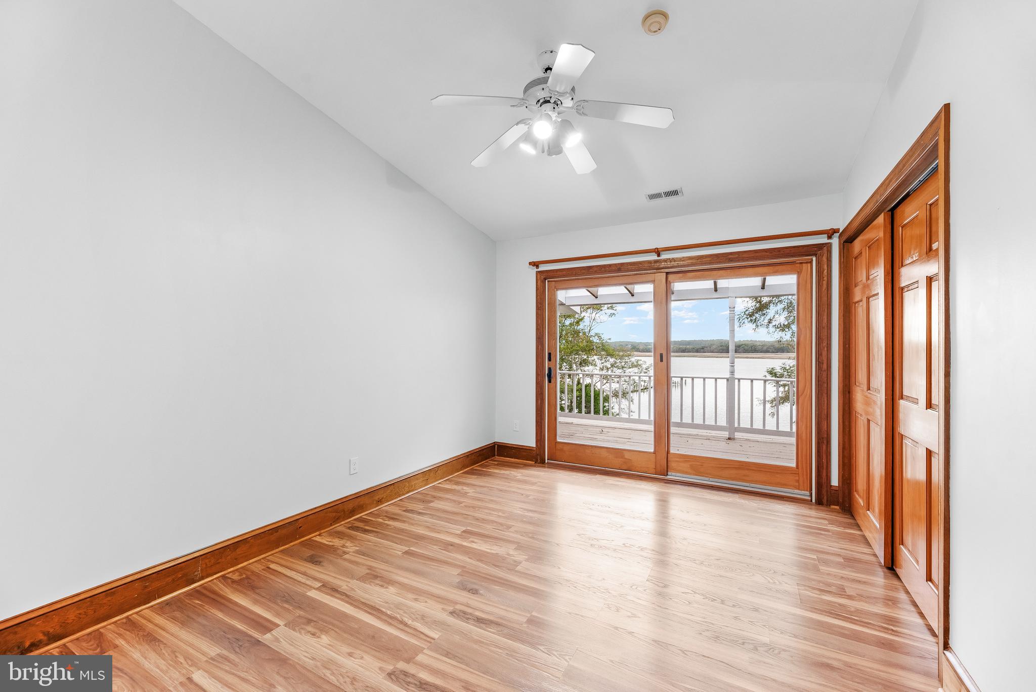 HOLLAND CLIFF SHORES - Residential