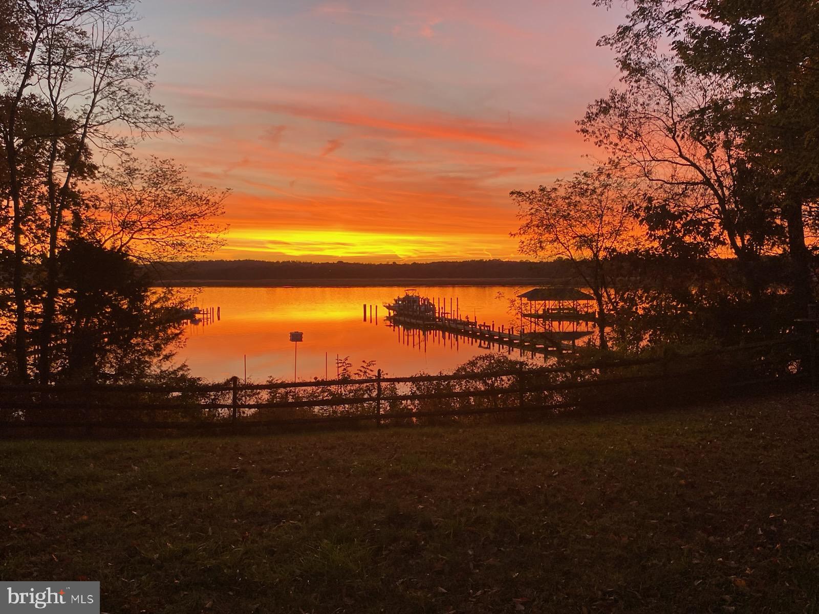 HOLLAND CLIFF SHORES - Residential