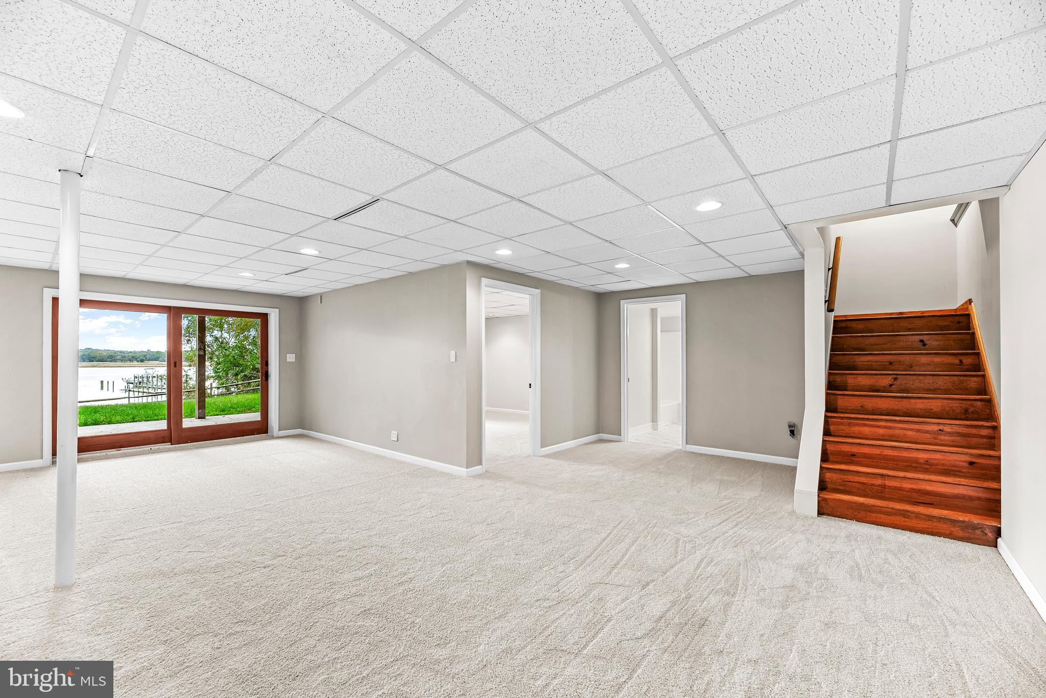 HOLLAND CLIFF SHORES - Residential