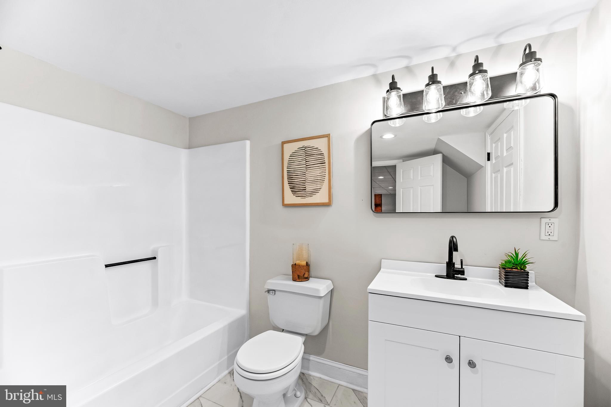 HOLLAND CLIFF SHORES - Residential