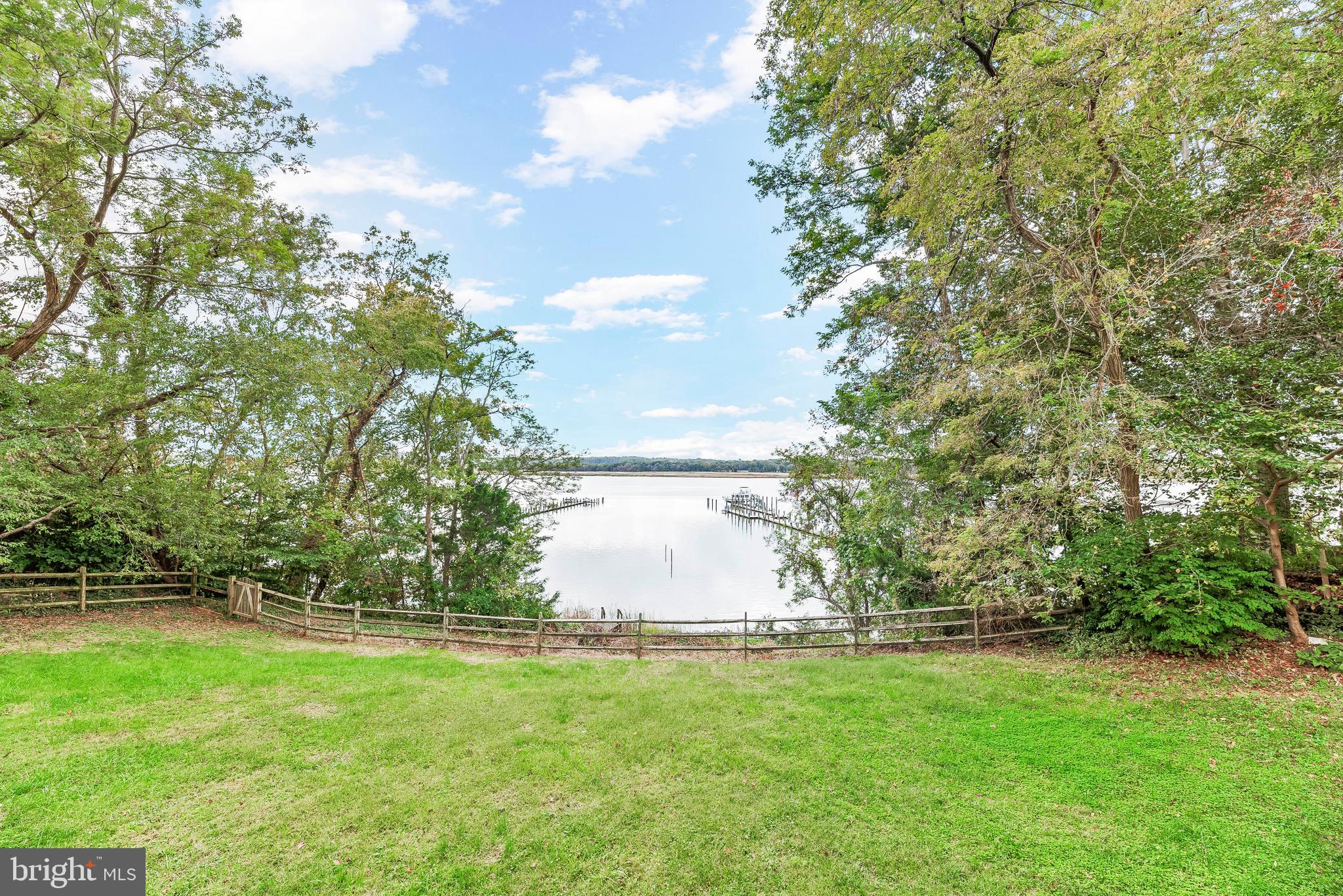 HOLLAND CLIFF SHORES - Residential