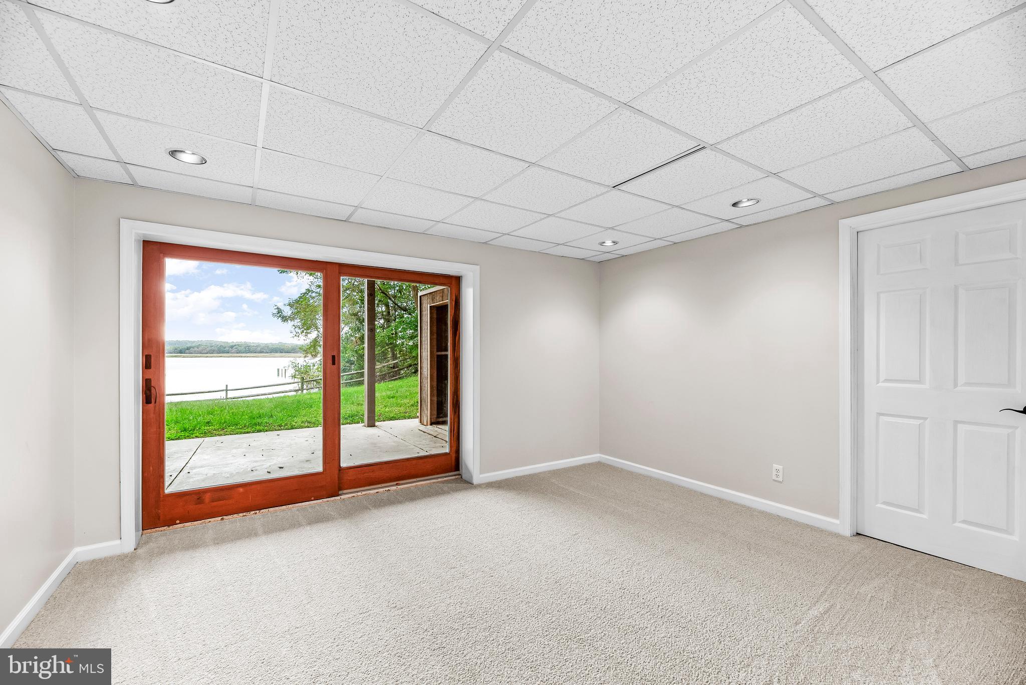 HOLLAND CLIFF SHORES - Residential