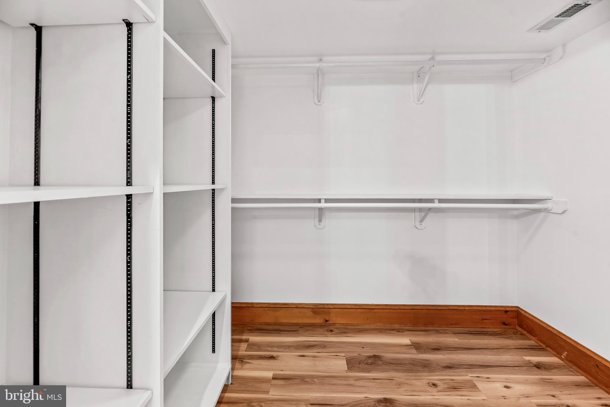 HOLLAND CLIFF SHORES - Residential