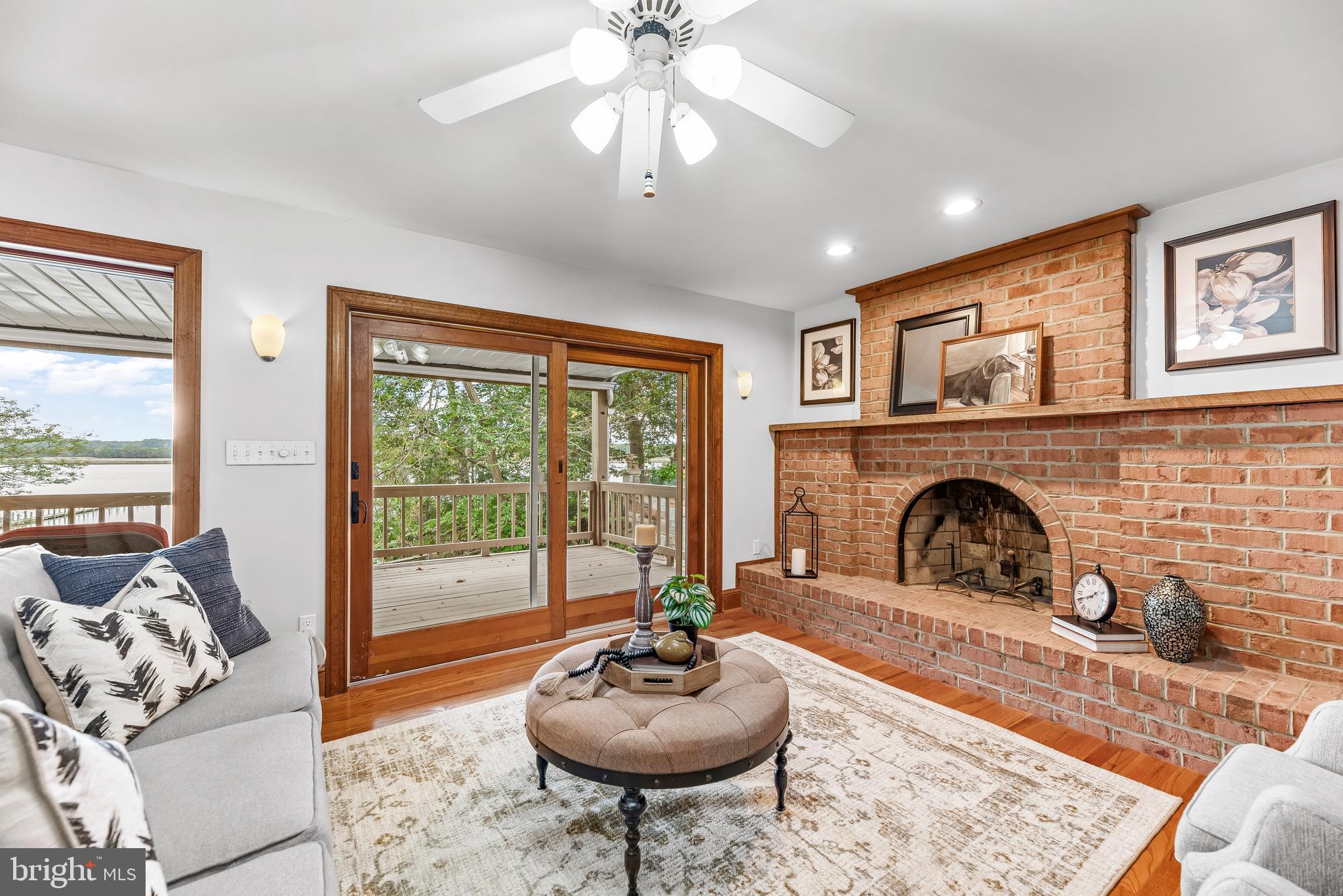 HOLLAND CLIFF SHORES - Residential