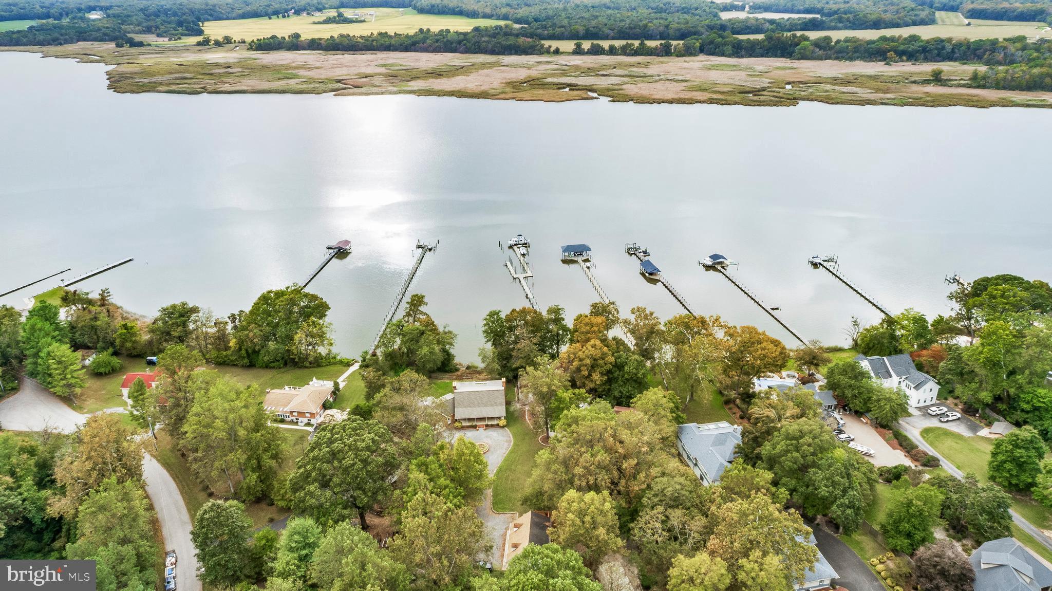HOLLAND CLIFF SHORES - Residential
