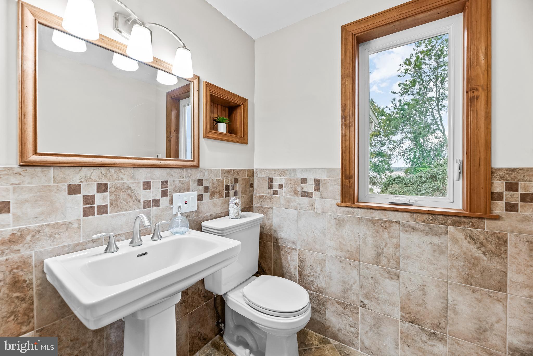 HOLLAND CLIFF SHORES - Residential