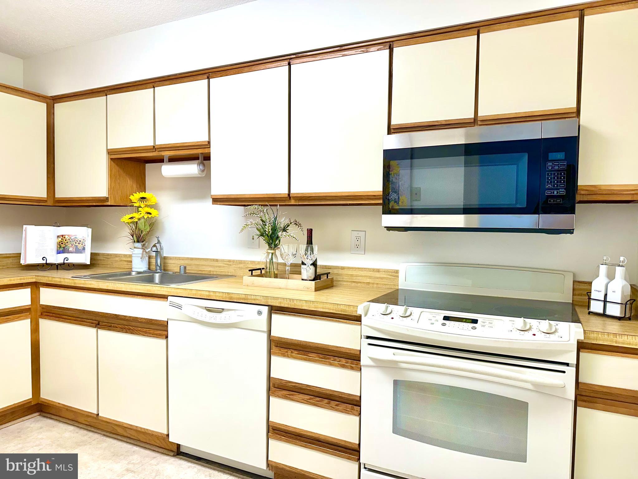 LEISURE WORLD - Residential Lease