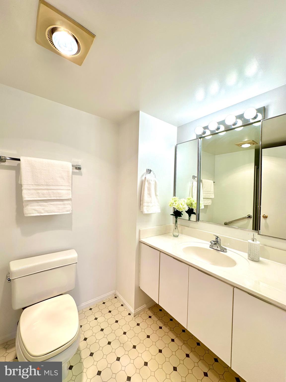 LEISURE WORLD - Residential Lease