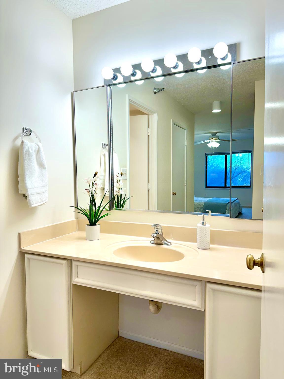 LEISURE WORLD - Residential Lease