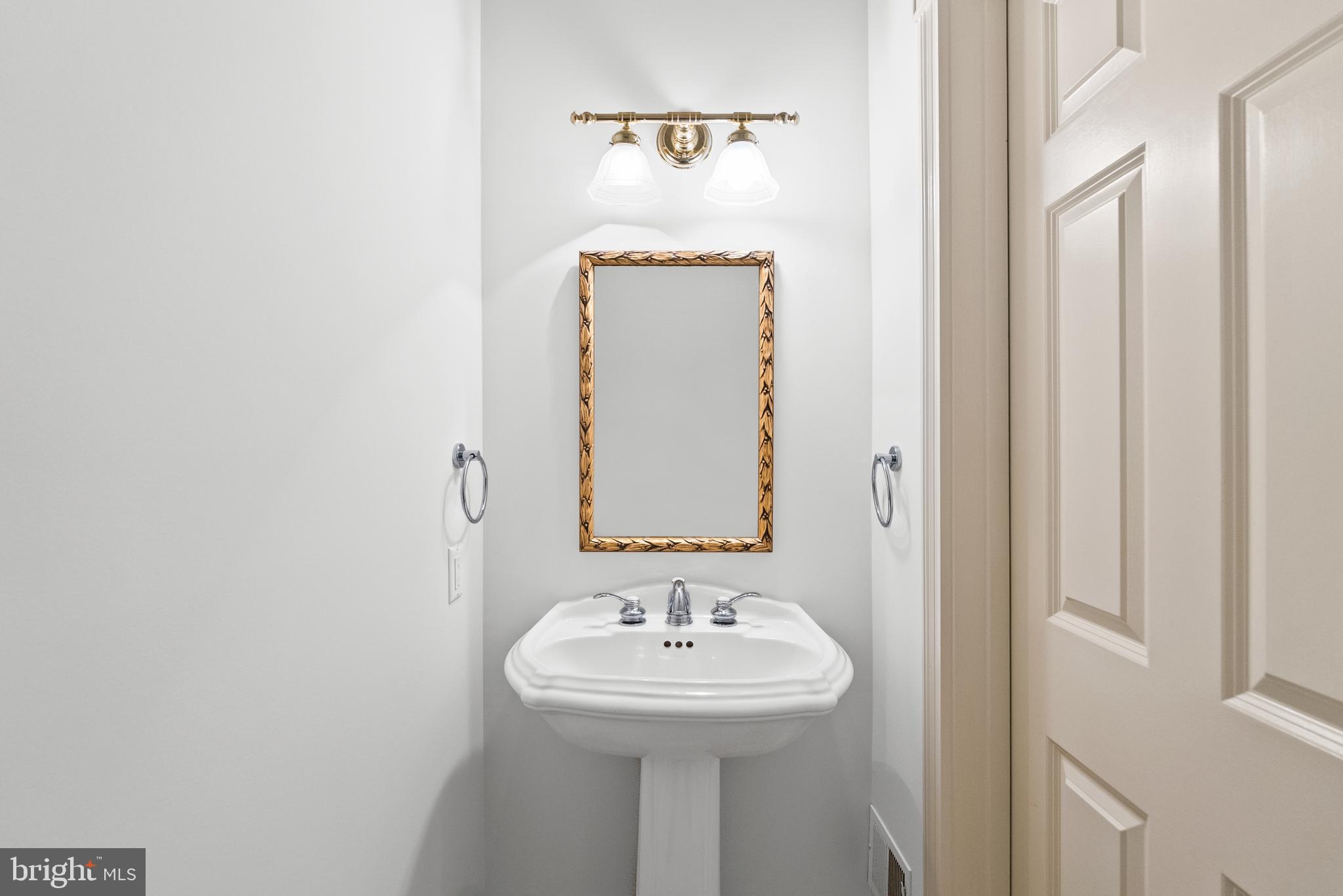 EDGEMOOR - Residential Lease