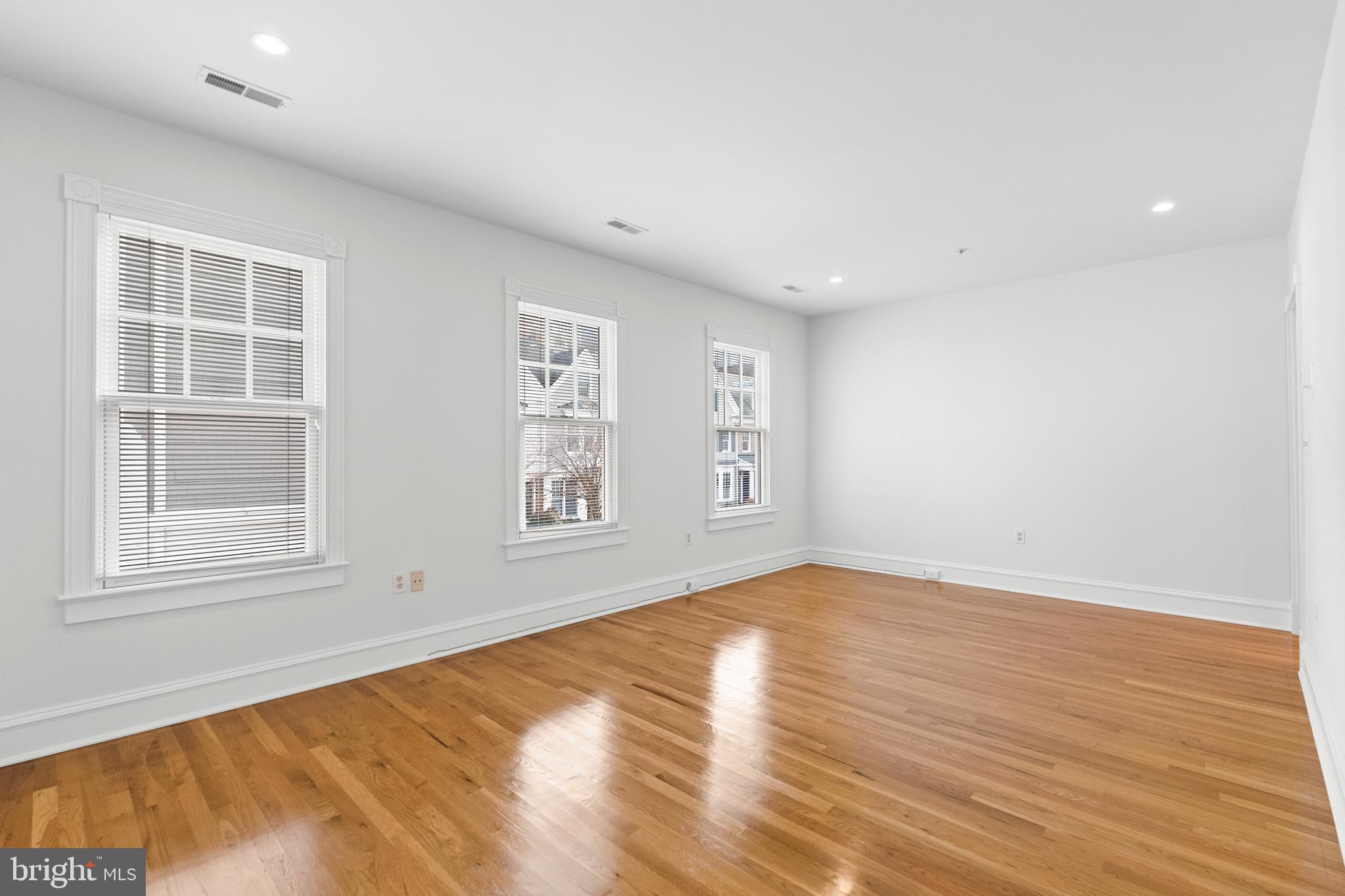 EDGEMOOR - Residential Lease