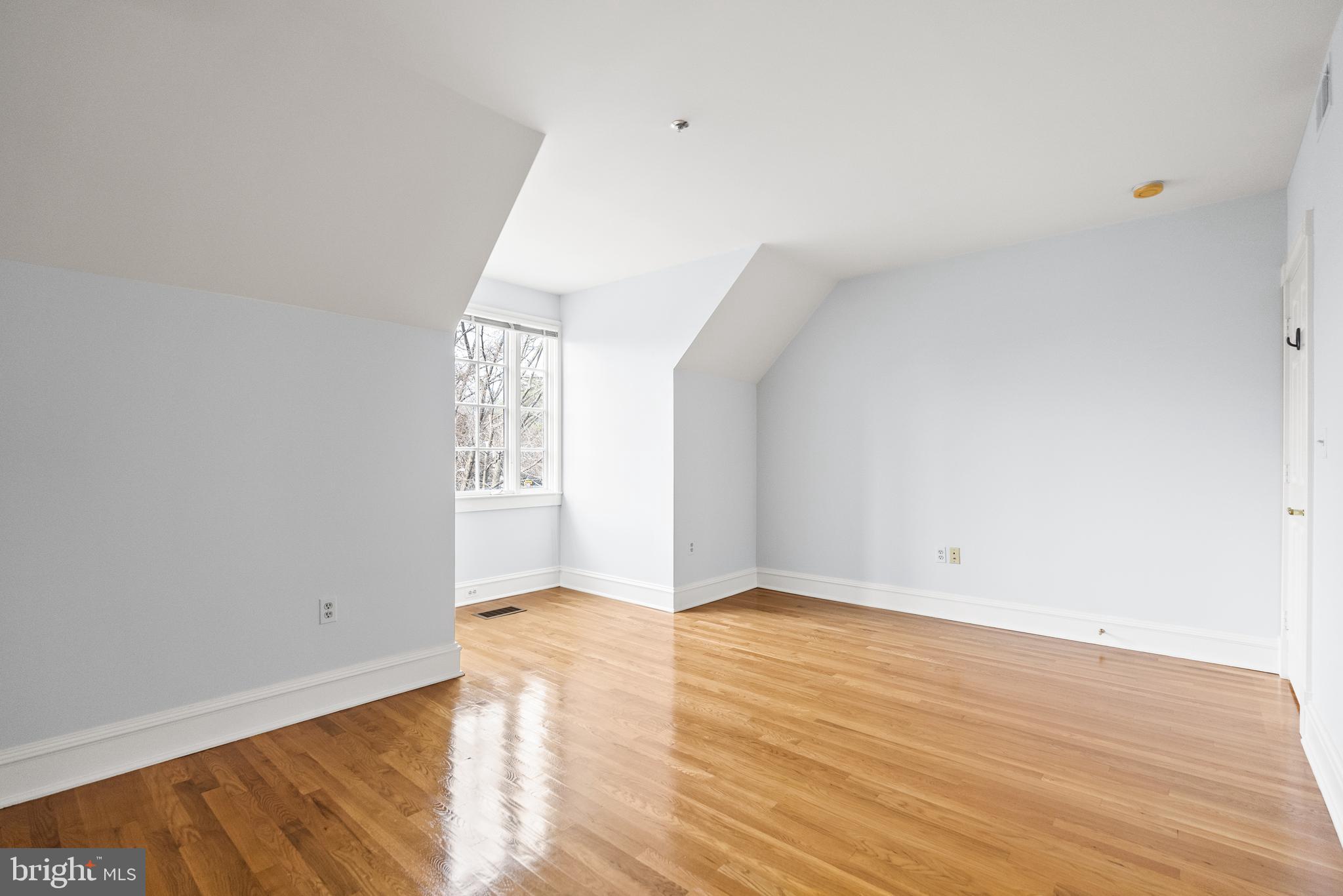 EDGEMOOR - Residential Lease