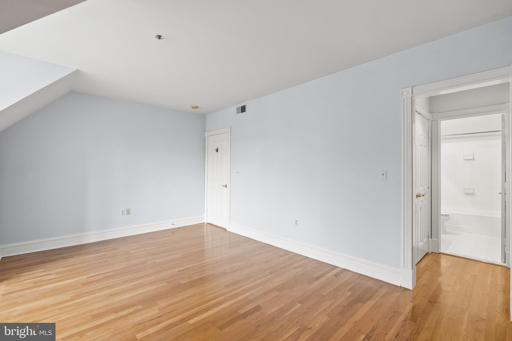 EDGEMOOR - Residential Lease