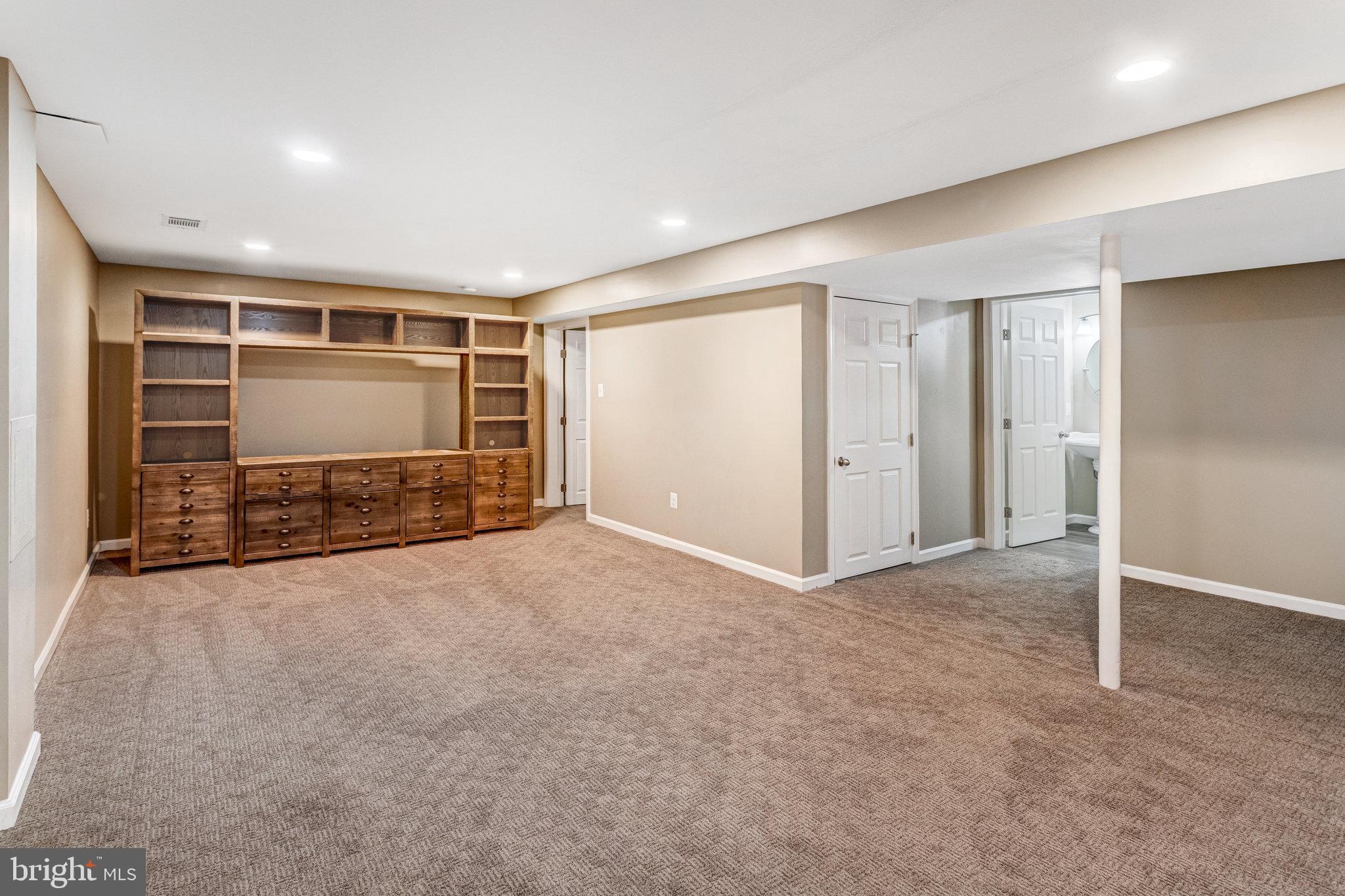 MONTCLAIR - Residential