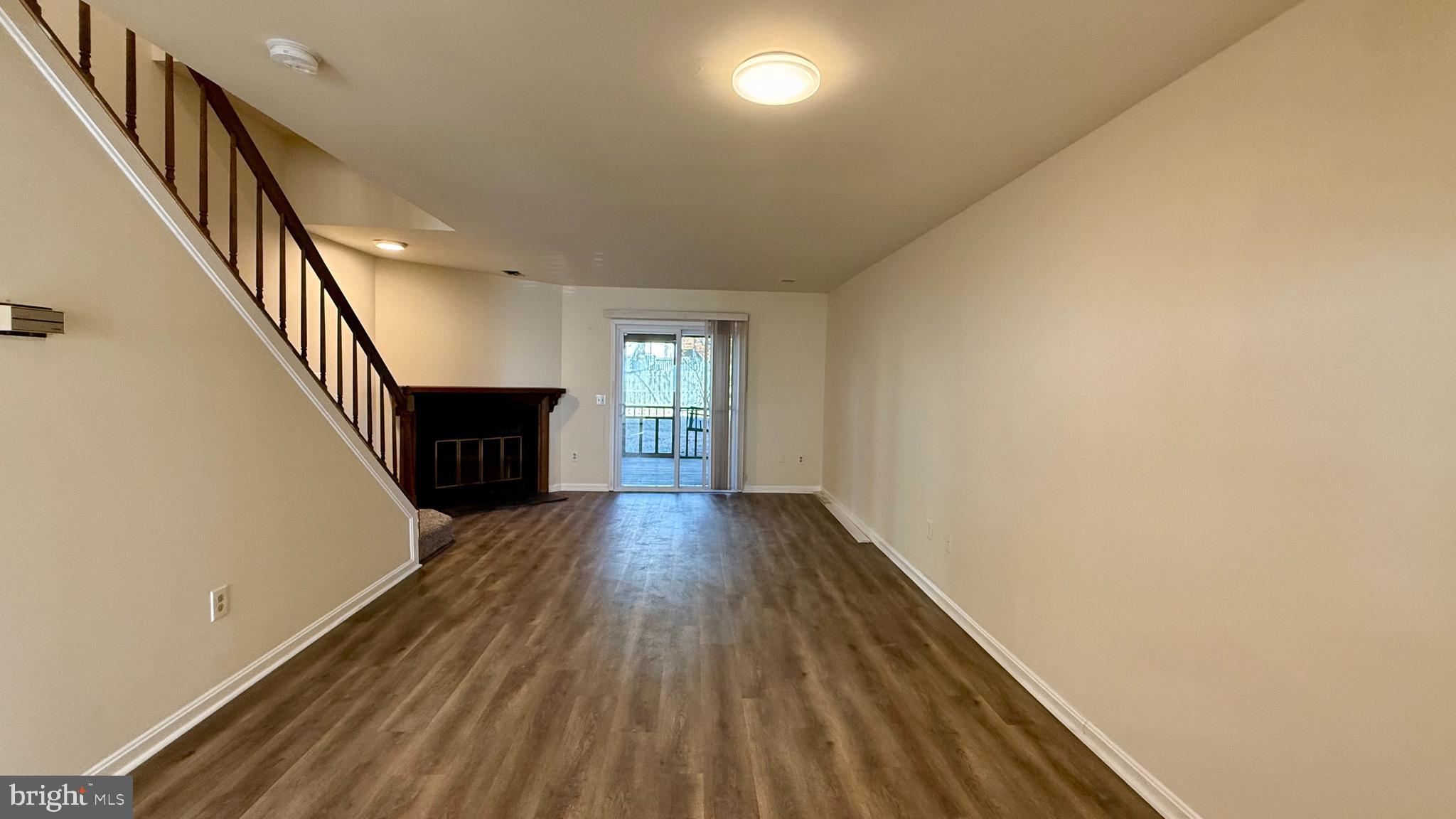 GLENSHIRE TOWNE - Residential Lease