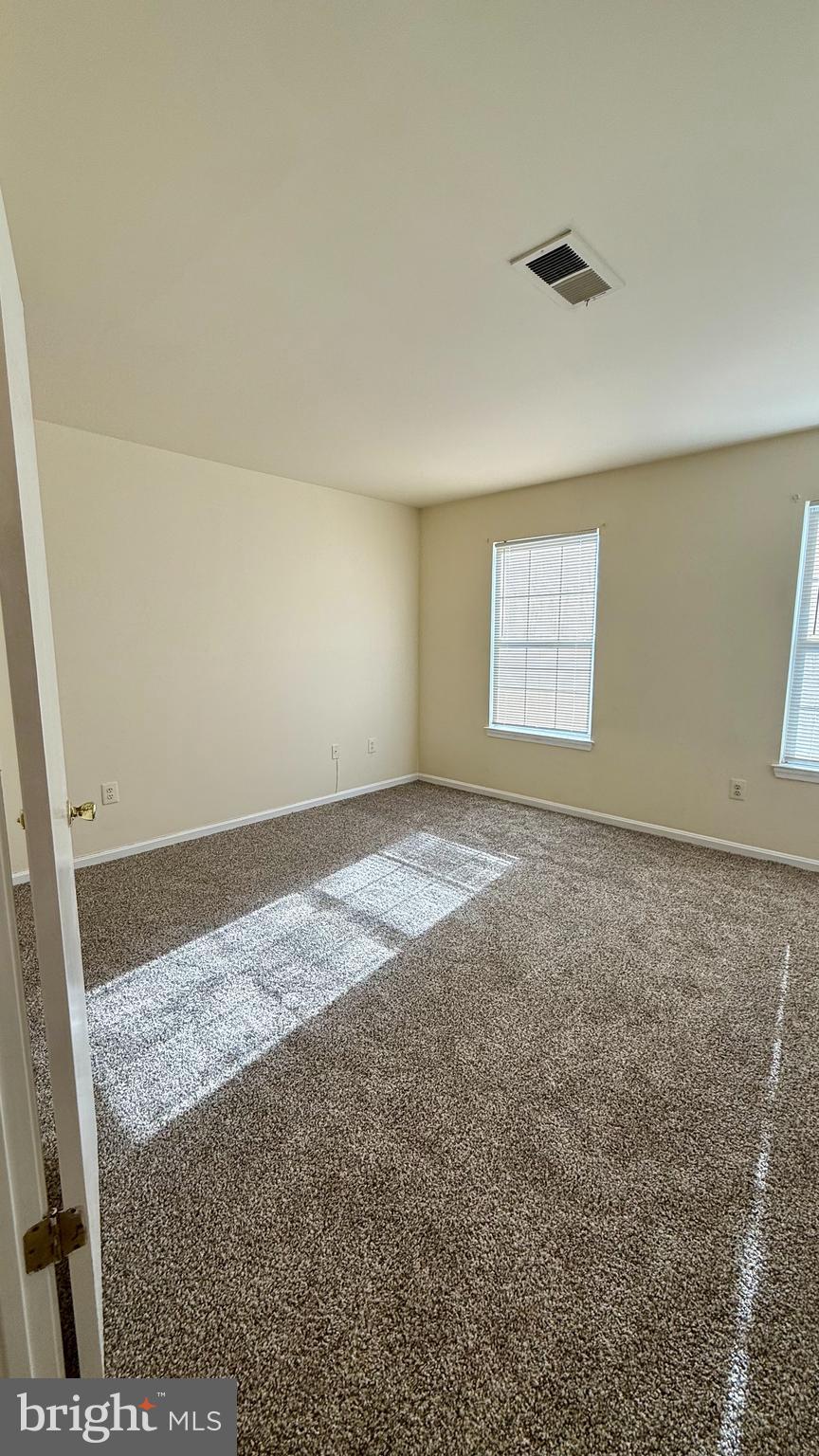 GLENSHIRE TOWNE - Residential Lease