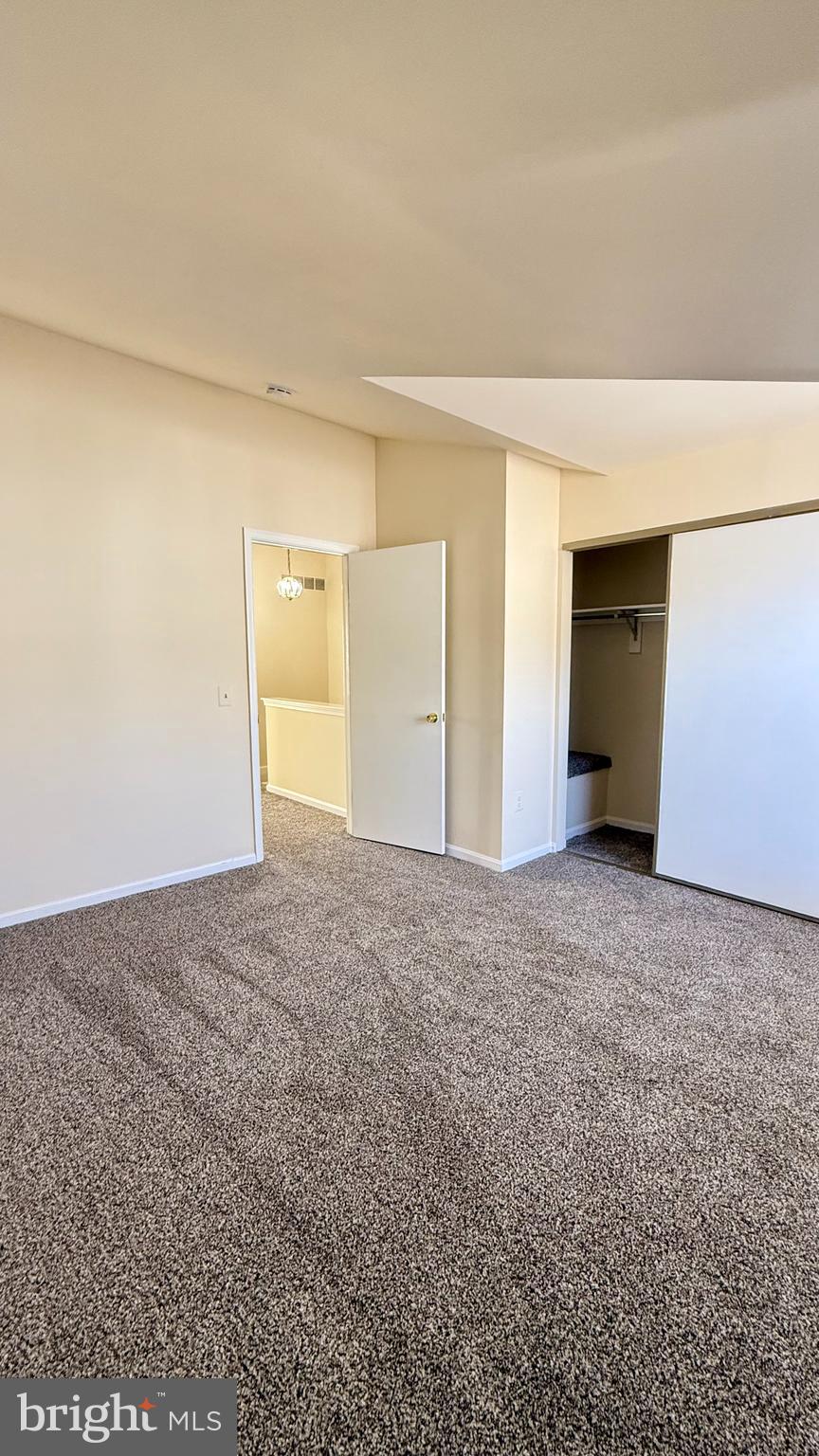 GLENSHIRE TOWNE - Residential Lease