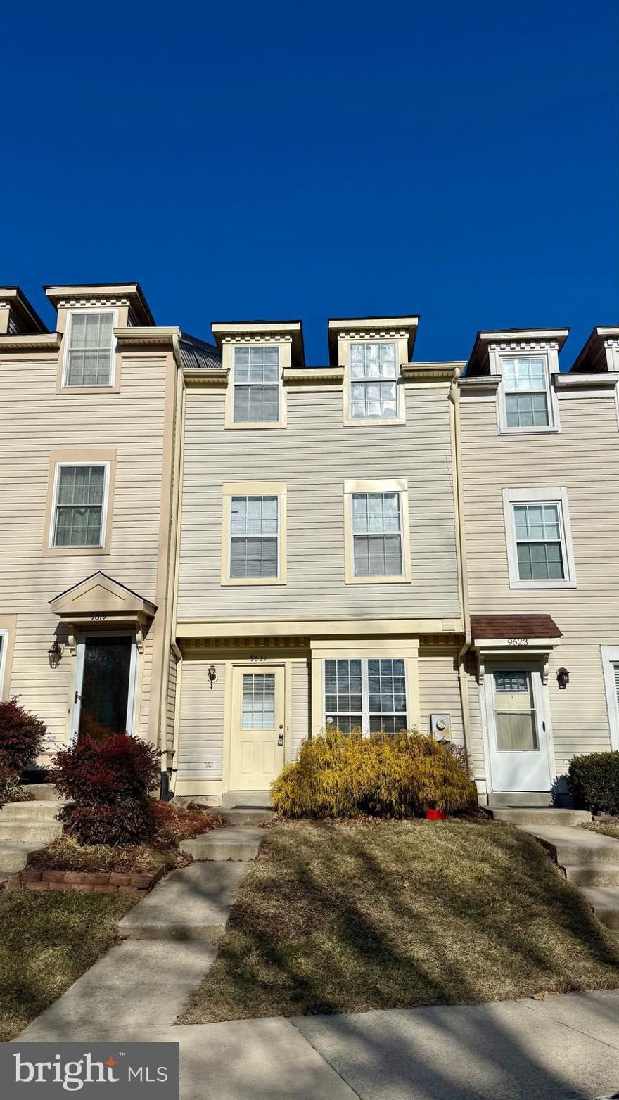 Welcome to this inviting 3-bedroom, 2.5-bath townhome in the heart of Columbia! Freshly painted and featuring brand-new carpet on the bedroom levels, this home offers a bright and open layout, perfect for comfortable living and entertaining. The main living and kitchen areas boast stylish and durable LVP flooring, adding a modern touch. Conveniently located near shopping, dining, and major commuter routes, this is a fantastic opportunity to enjoy all that Columbia has to offer!

Applicants must have a minimum credit score of 620. All adults are required to submit an application. Criminal history will be considered on a case-by-case basis, and applicants with eviction history will not be accepted. Standard employment and income verification will be conducted. Housing vouchers are welcome; however, voucher holders must still meet all stated requirements.