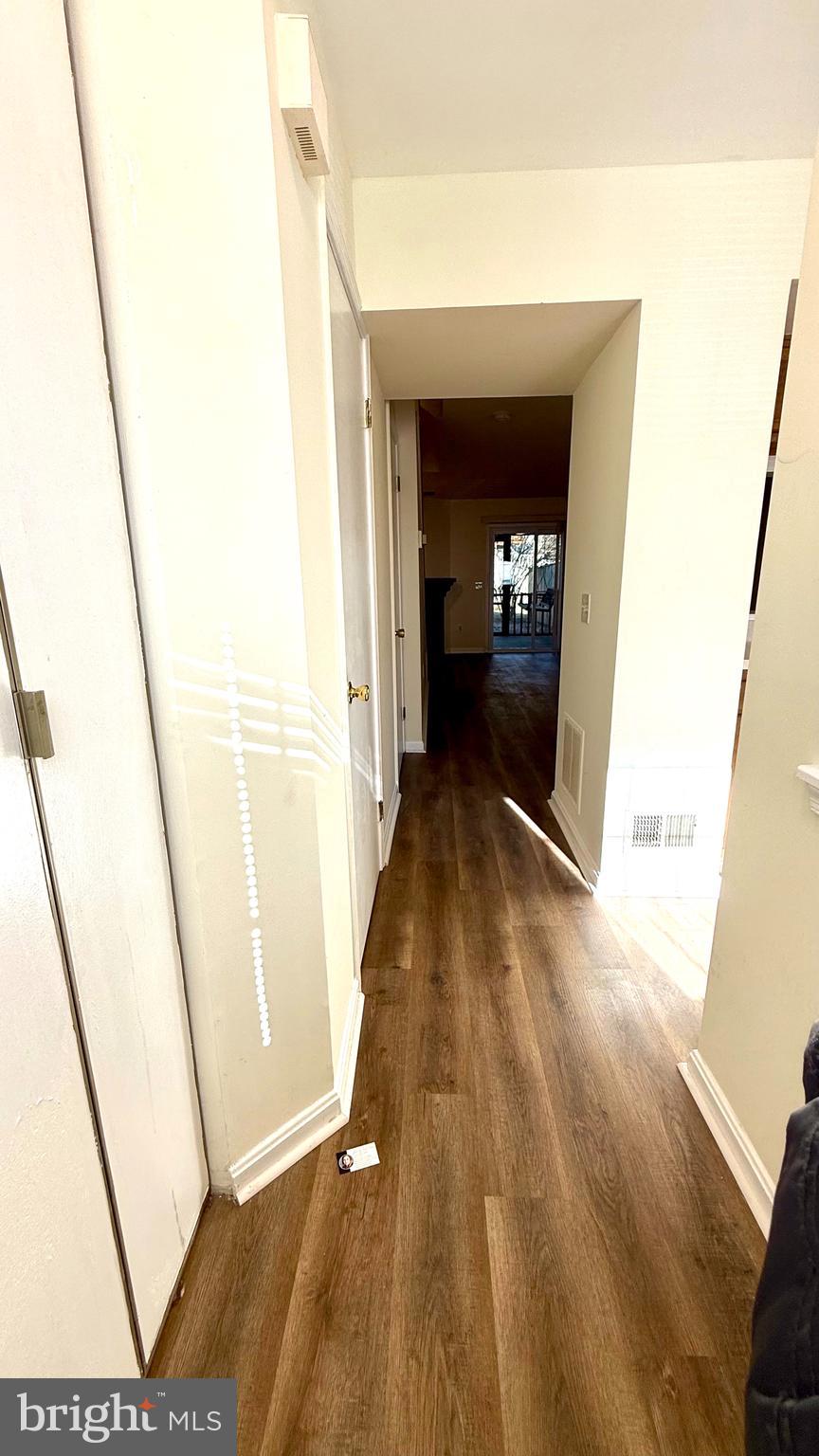 GLENSHIRE TOWNE - Residential Lease