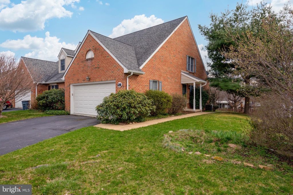 Photo of 420 Society Hill Circle, Mountville, PA 17554 (MLS # PALA2048302)