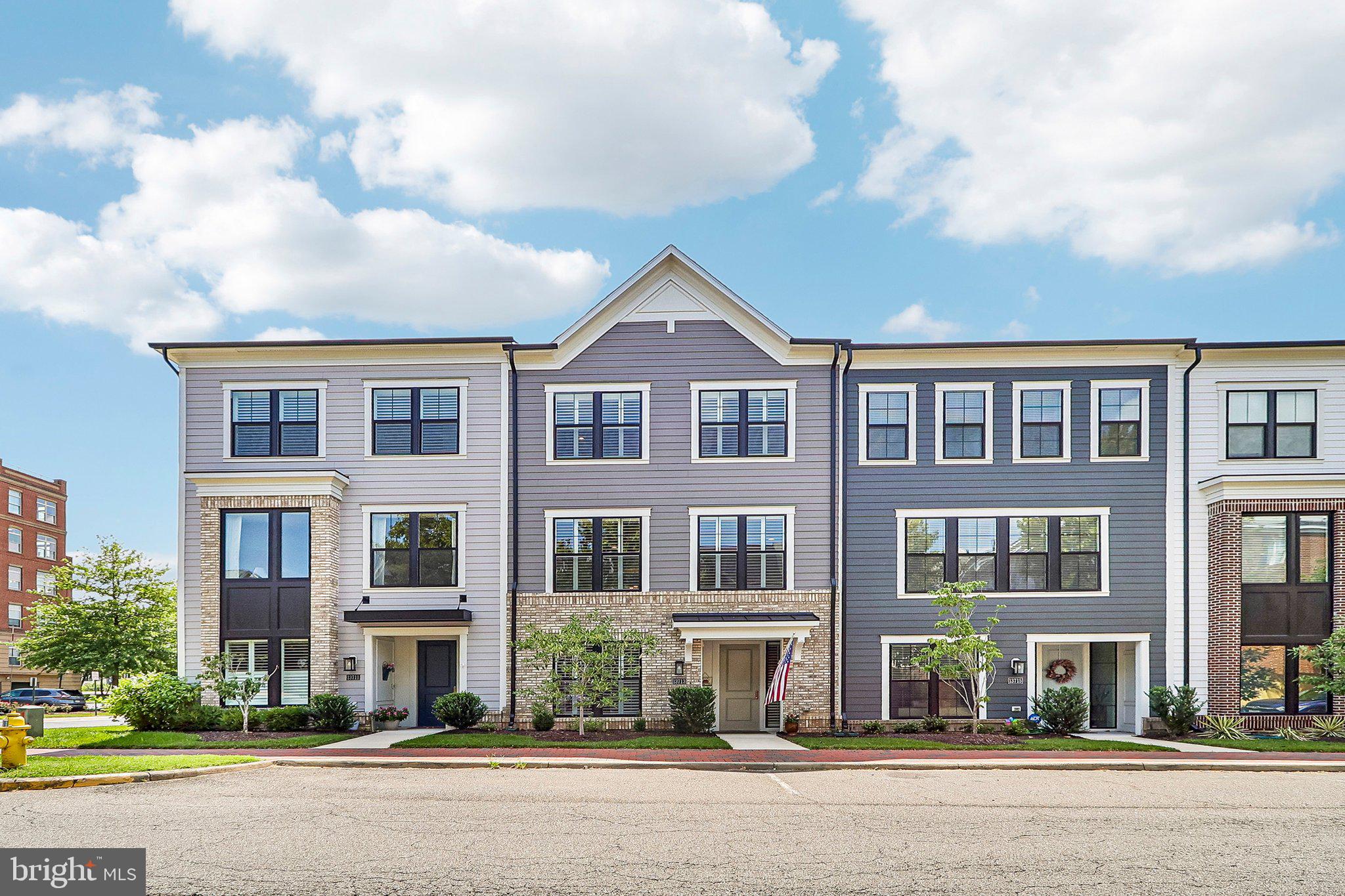 13713 COURSE VIEW WAY