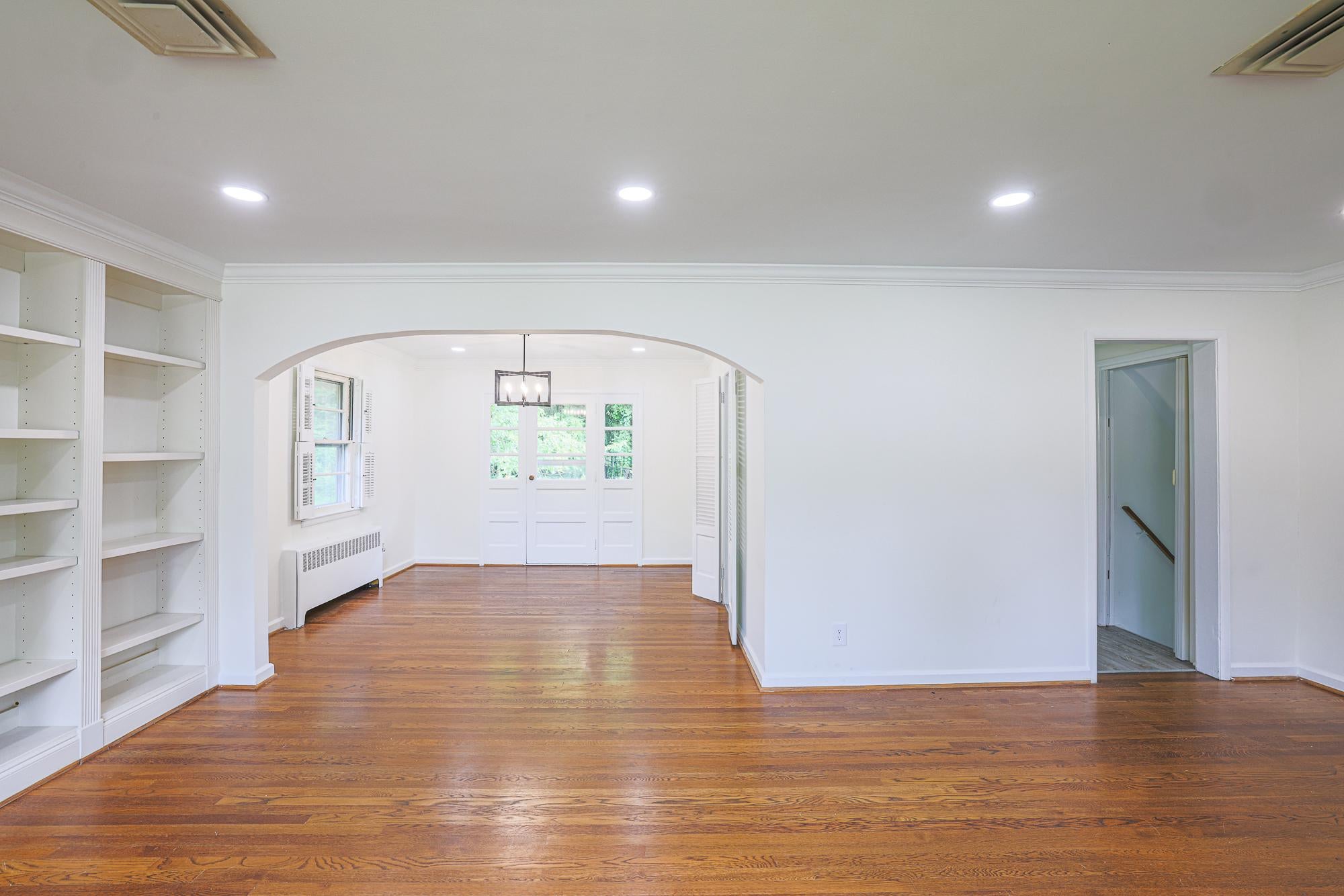 2302 FARRINGDON ROAD