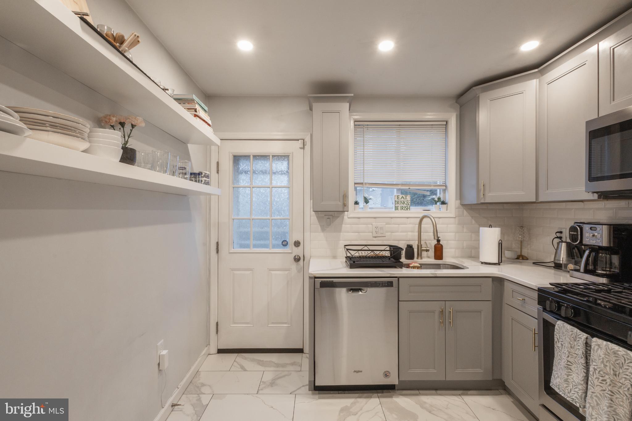 PORT RICHMOND - Residential