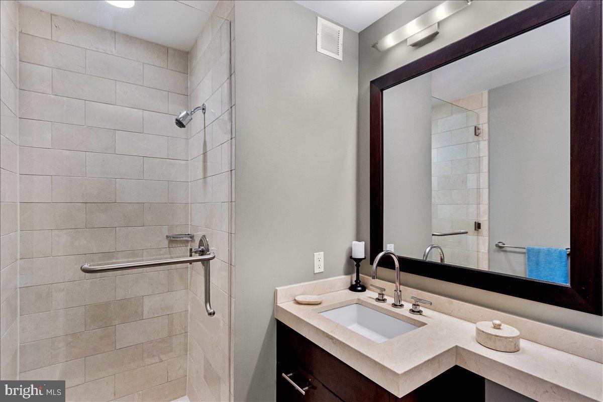 CENTER CITY - Residential