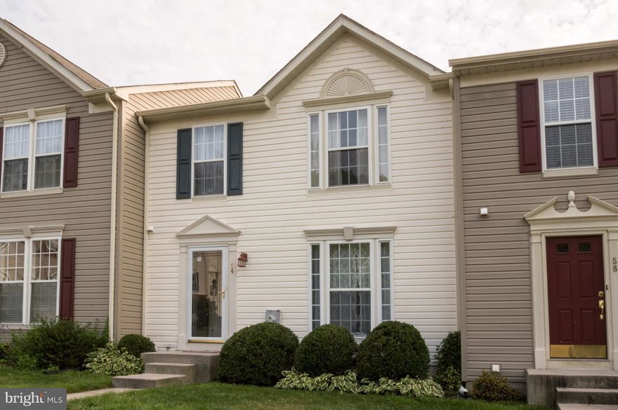 3 Bedroom, 2.1 Bath Townhouse, Large Country Kitchen with an island. Fully finished basement with walk-out. Schedule a tour today...