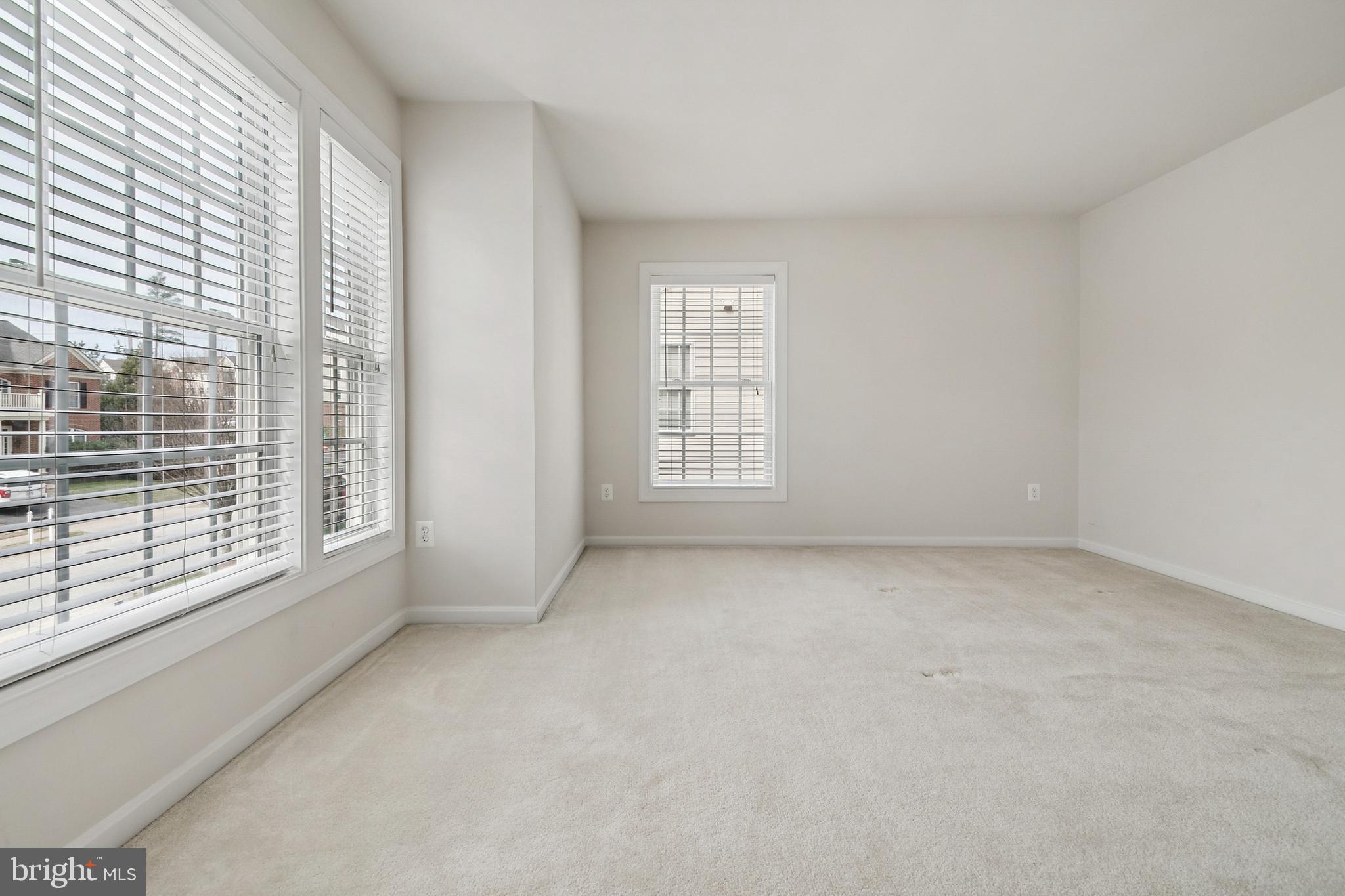 VICTORIA LANDING - Residential