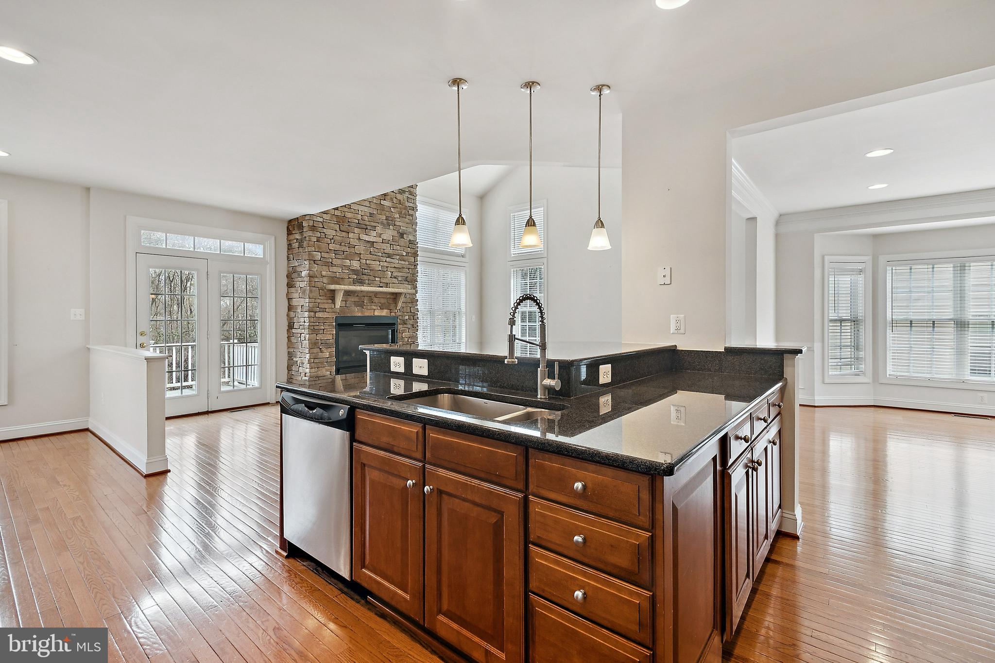 VICTORIA LANDING - Residential