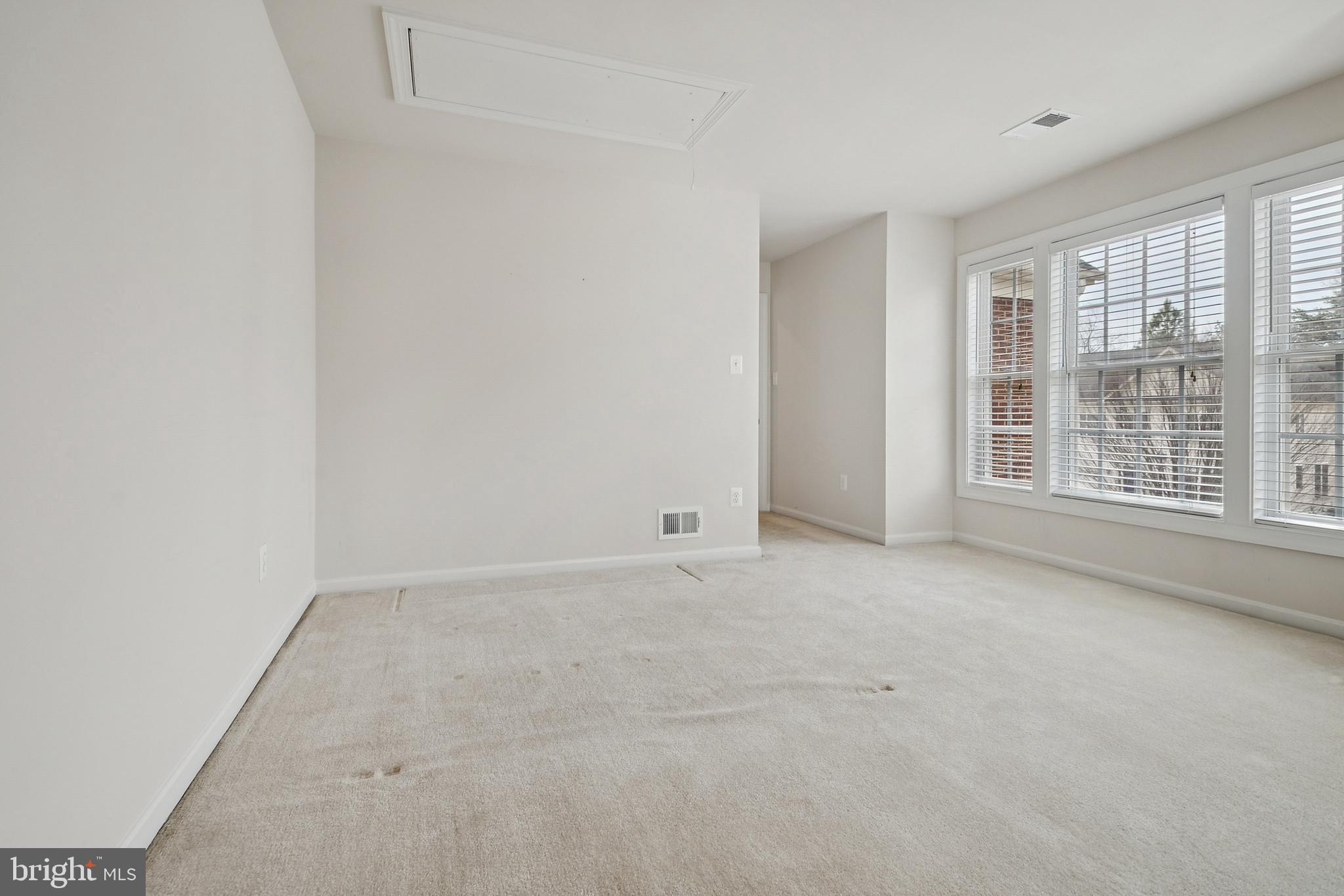 VICTORIA LANDING - Residential