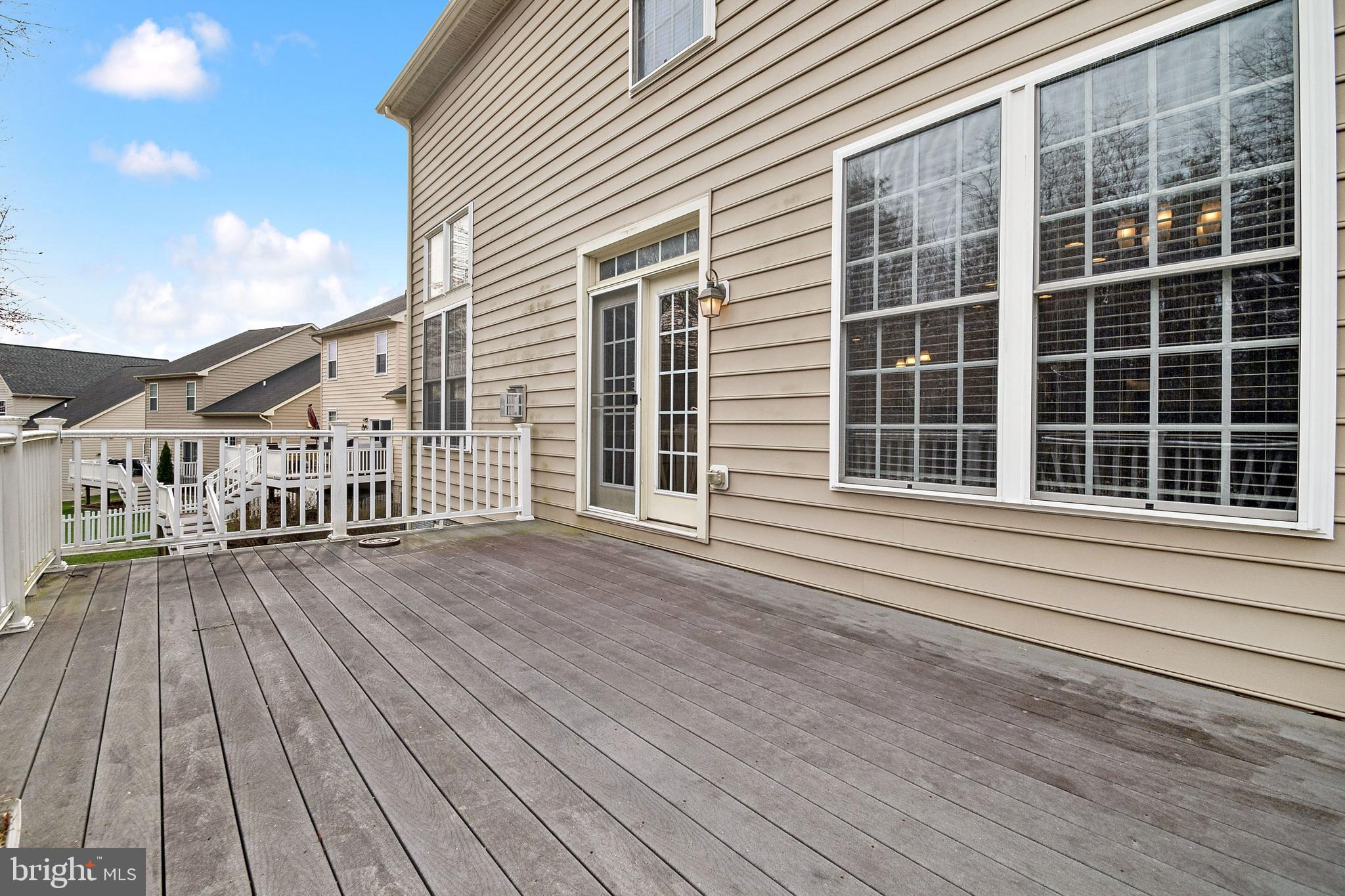 VICTORIA LANDING - Residential