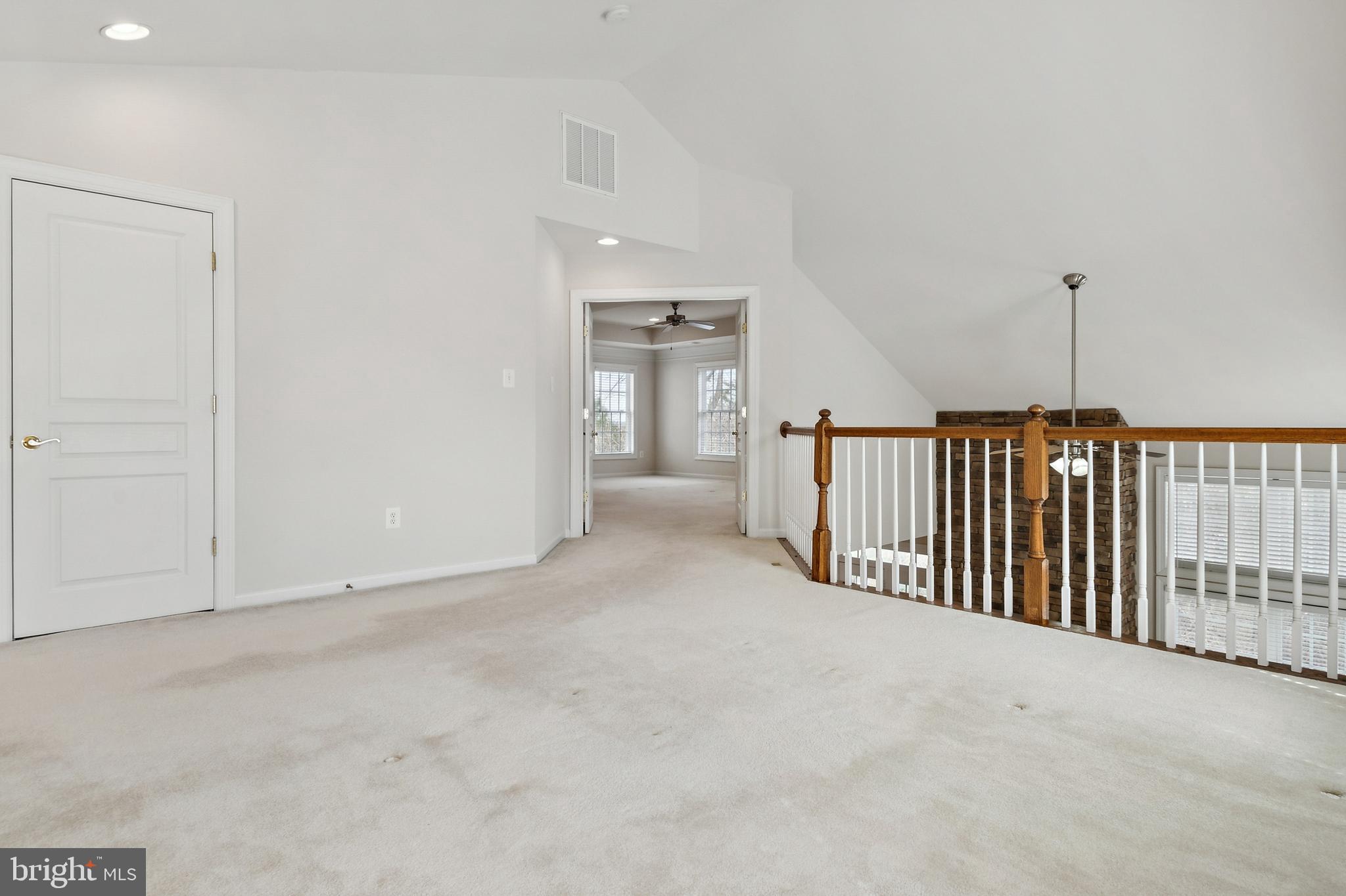 VICTORIA LANDING - Residential