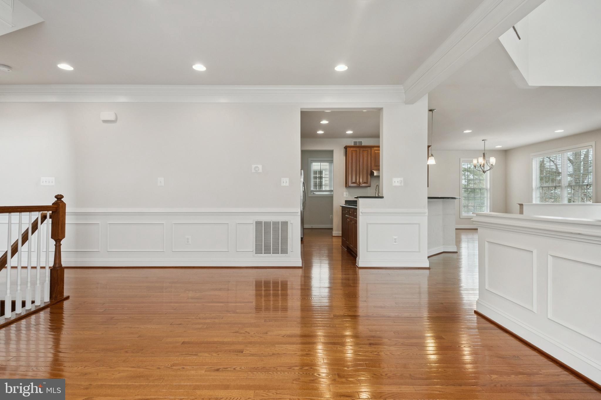 VICTORIA LANDING - Residential