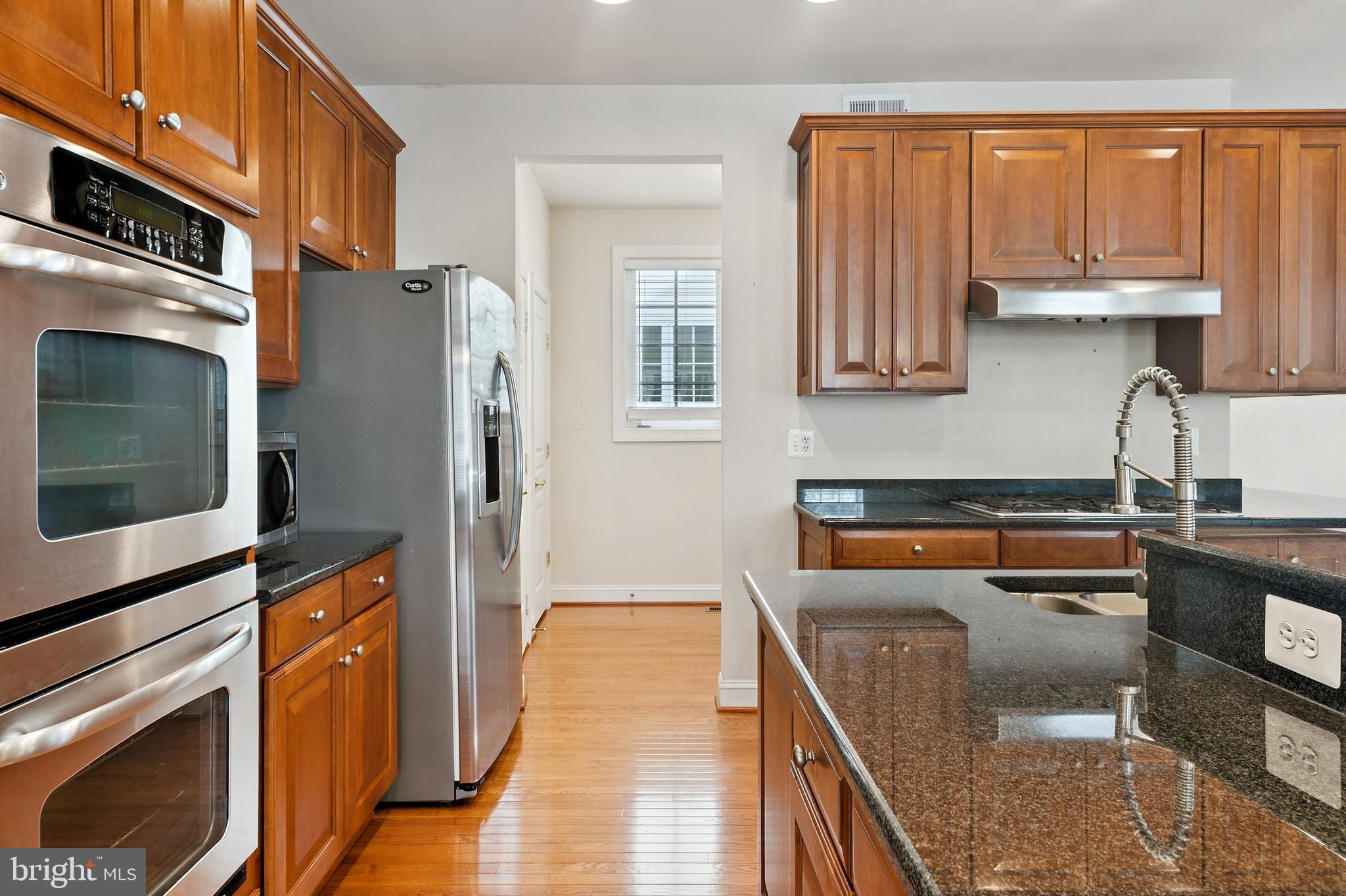 VICTORIA LANDING - Residential