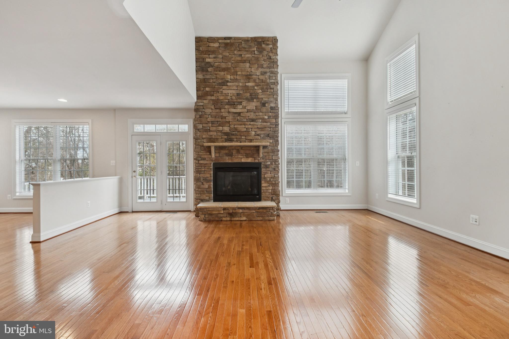 VICTORIA LANDING - Residential