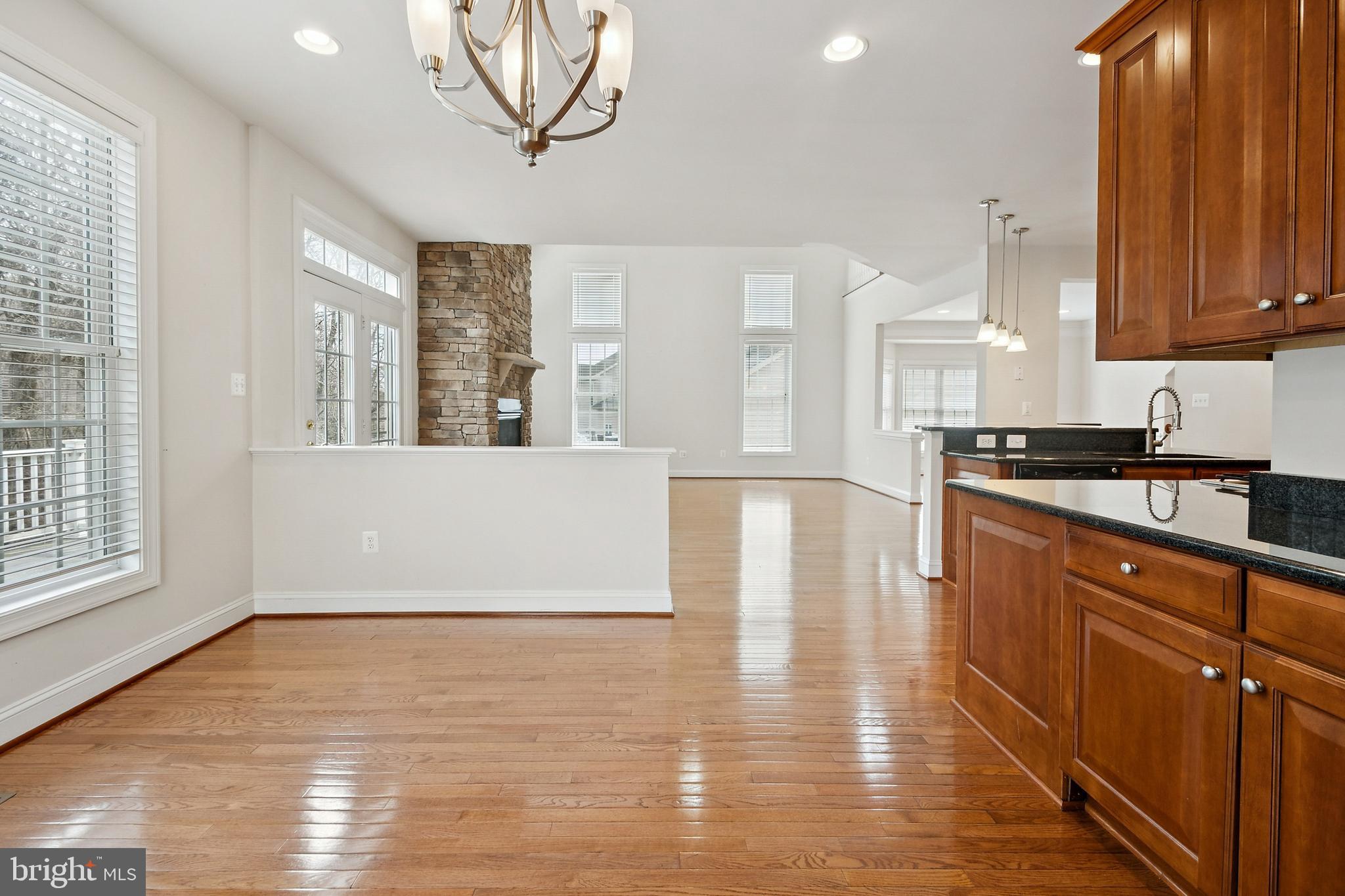 VICTORIA LANDING - Residential