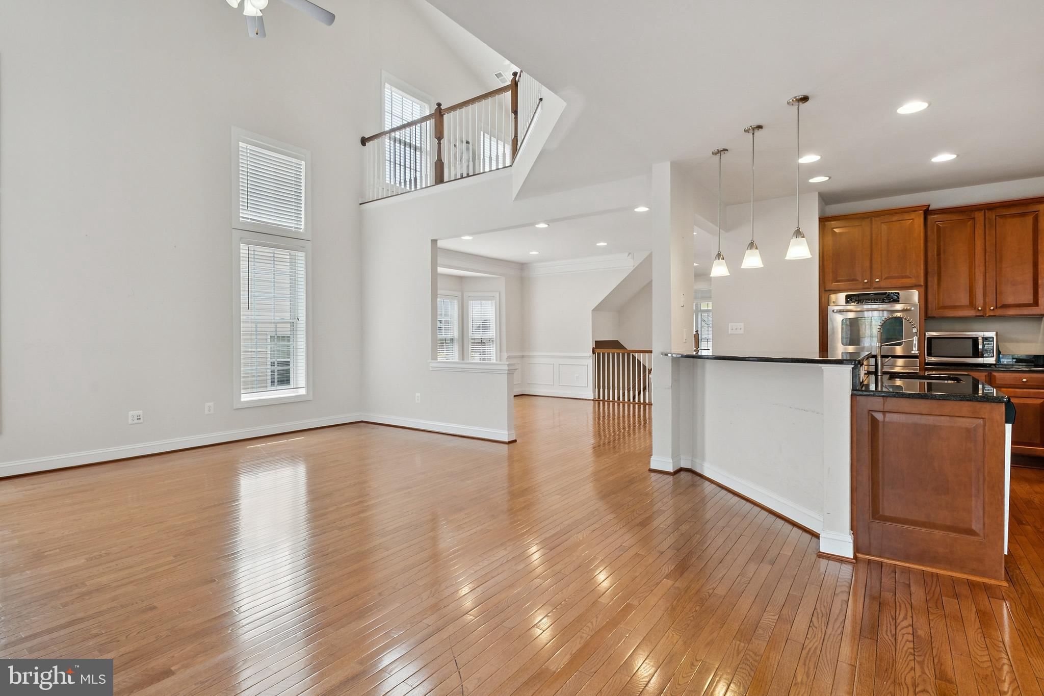 VICTORIA LANDING - Residential