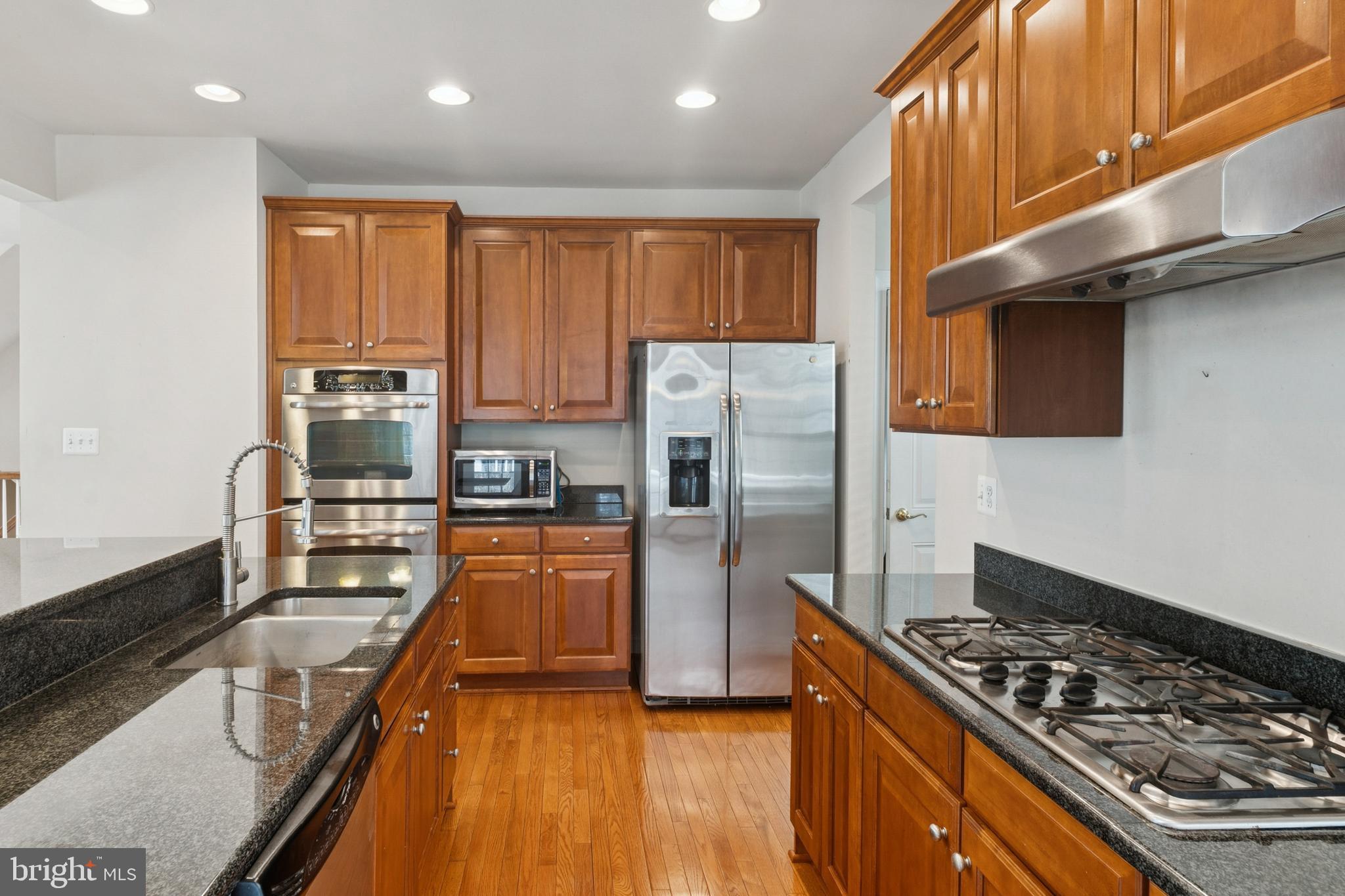 VICTORIA LANDING - Residential