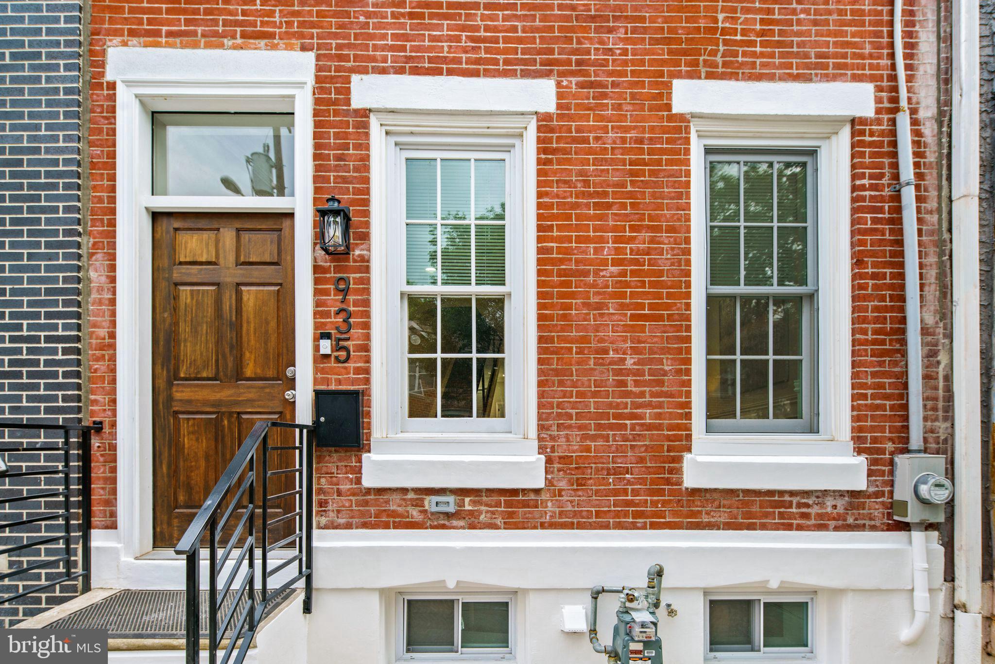 QUEEN VILLAGE - Residential