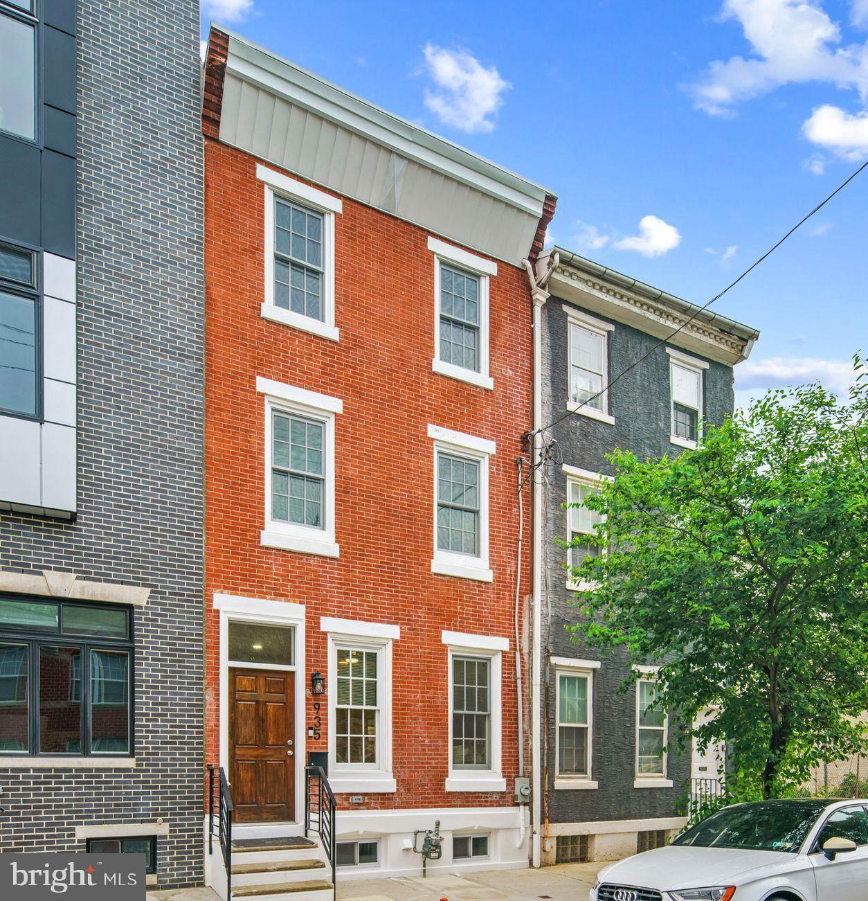QUEEN VILLAGE - Residential