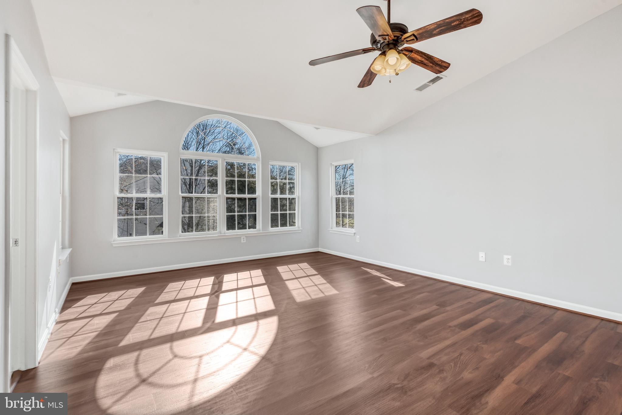 SOUTH RIDING - Residential