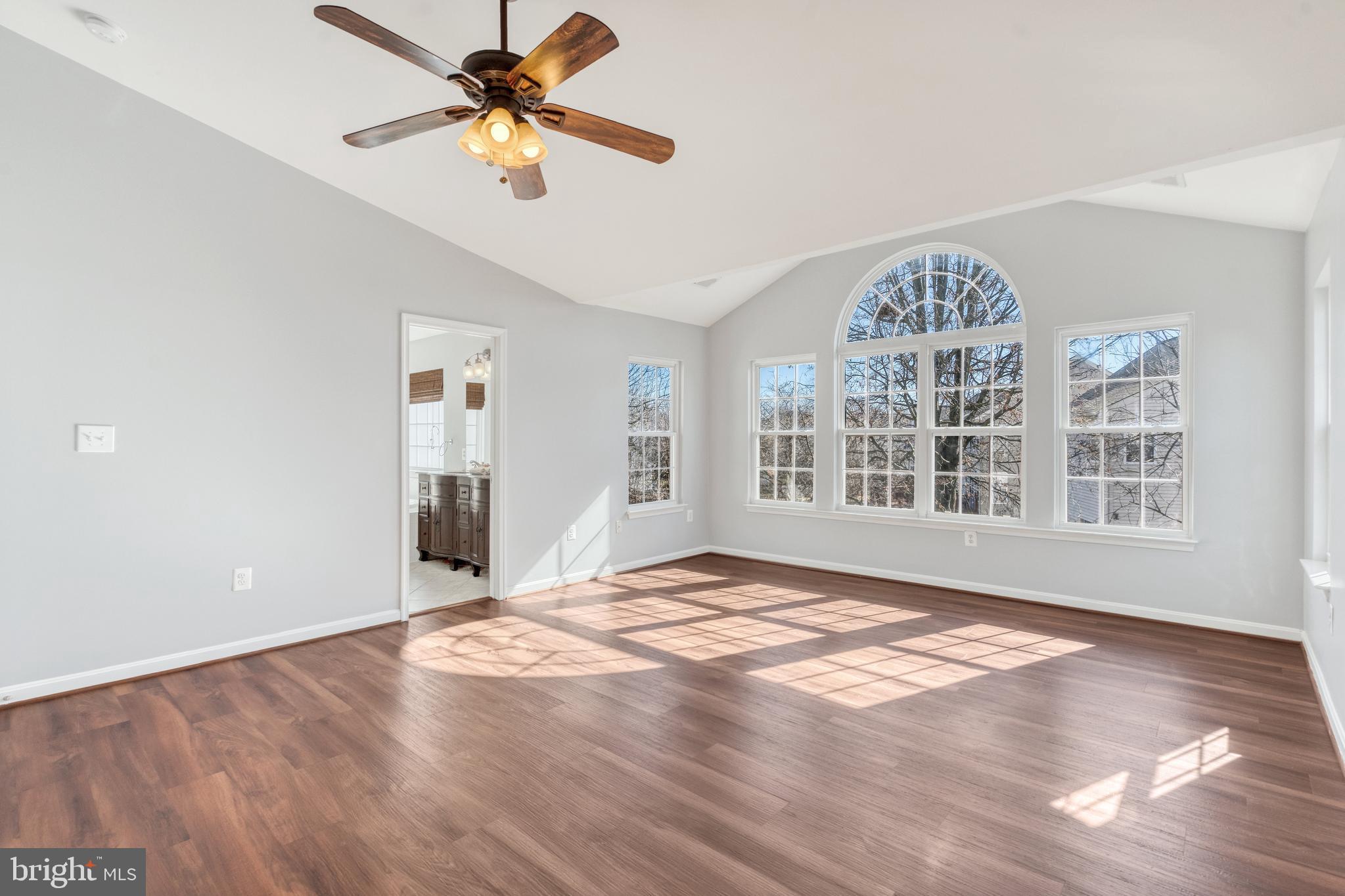 SOUTH RIDING - Residential