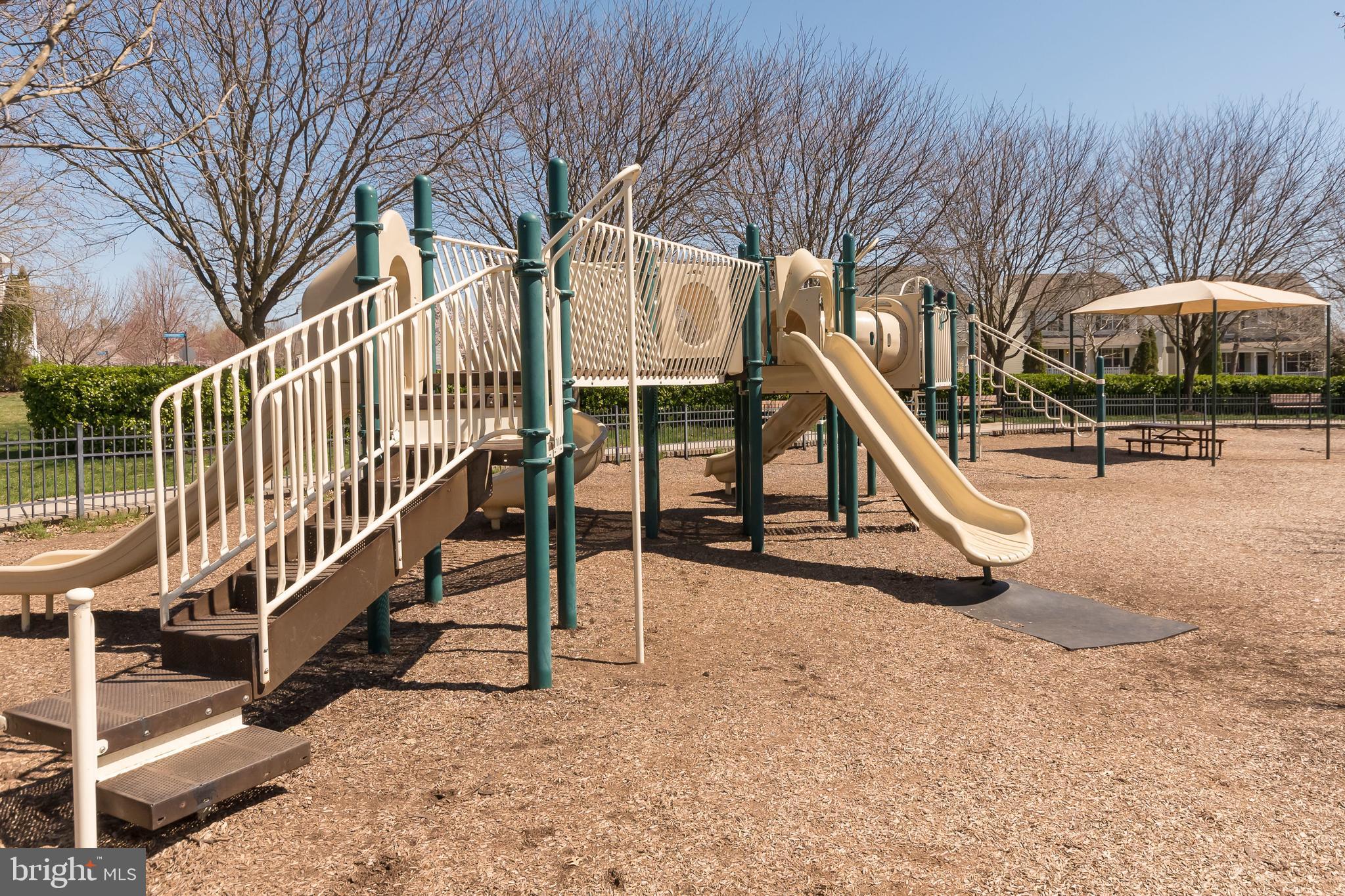 SOUTH RIDING - Residential