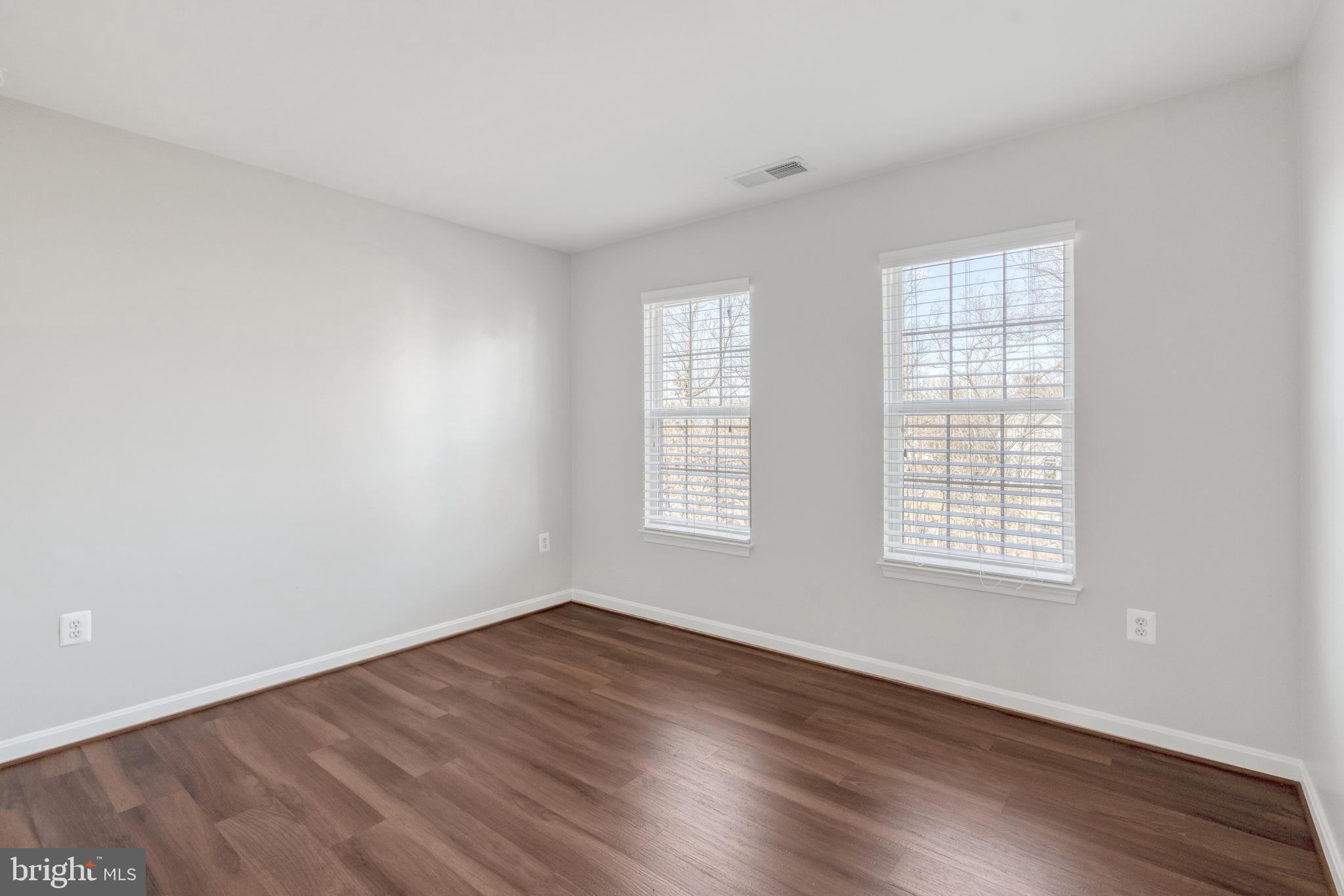 SOUTH RIDING - Residential